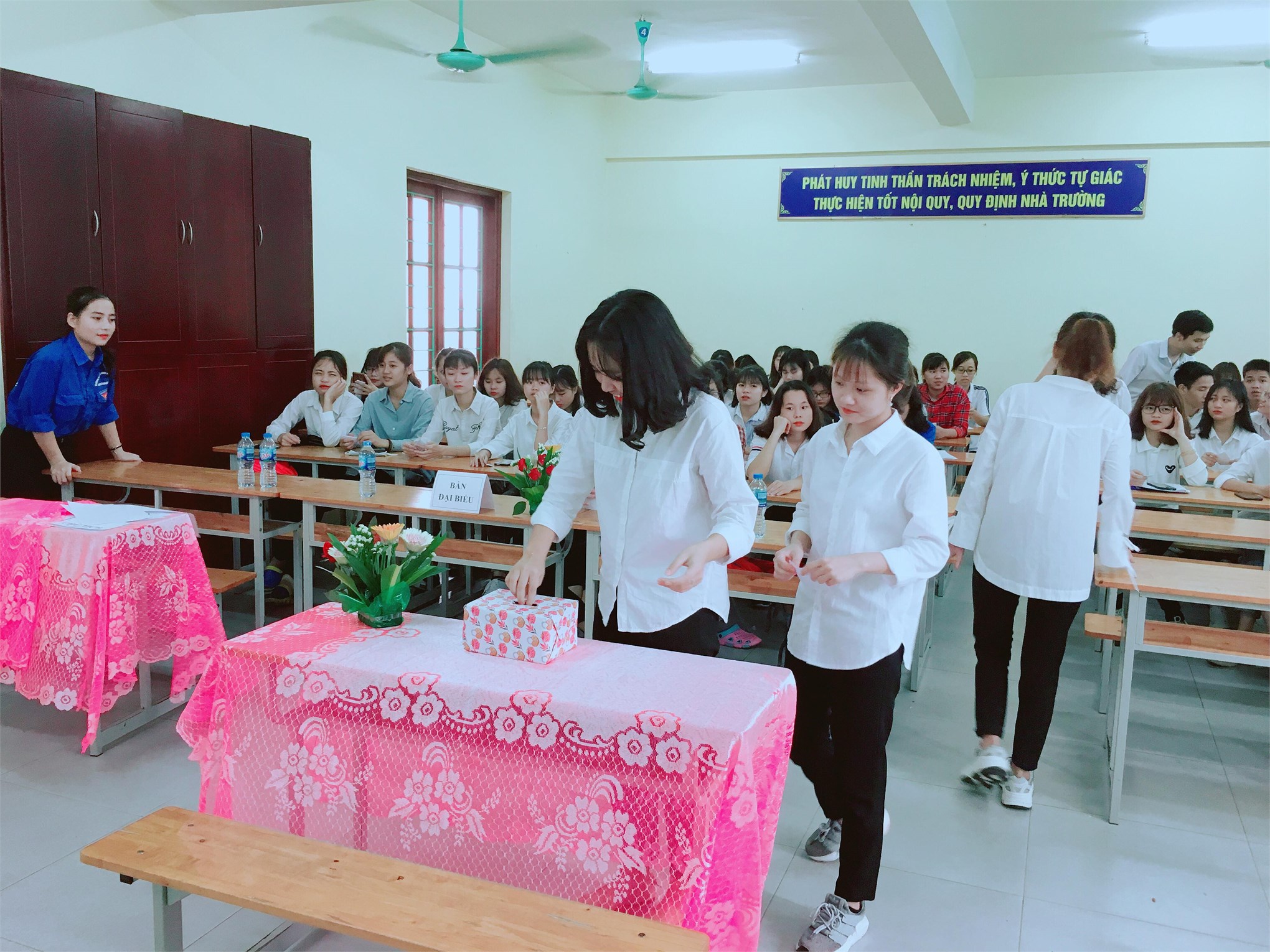 Đại hội chi đoàn- Chi đoàn Đại học kế toán khóa 13