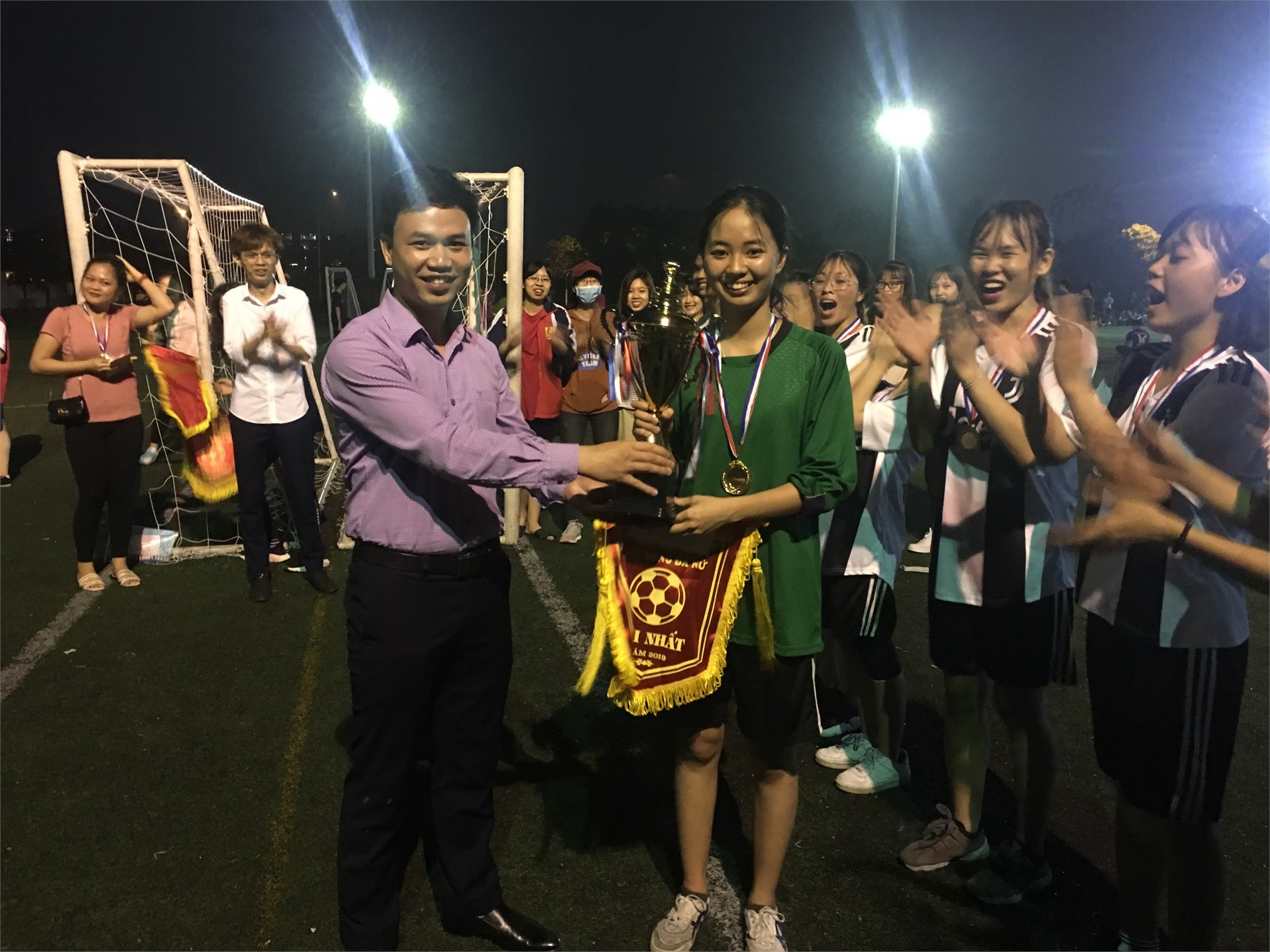 Chung kết Giải bóng đá nữ tân sinh viên khoa Kế toán Kiểm toán-Lần thứ 2