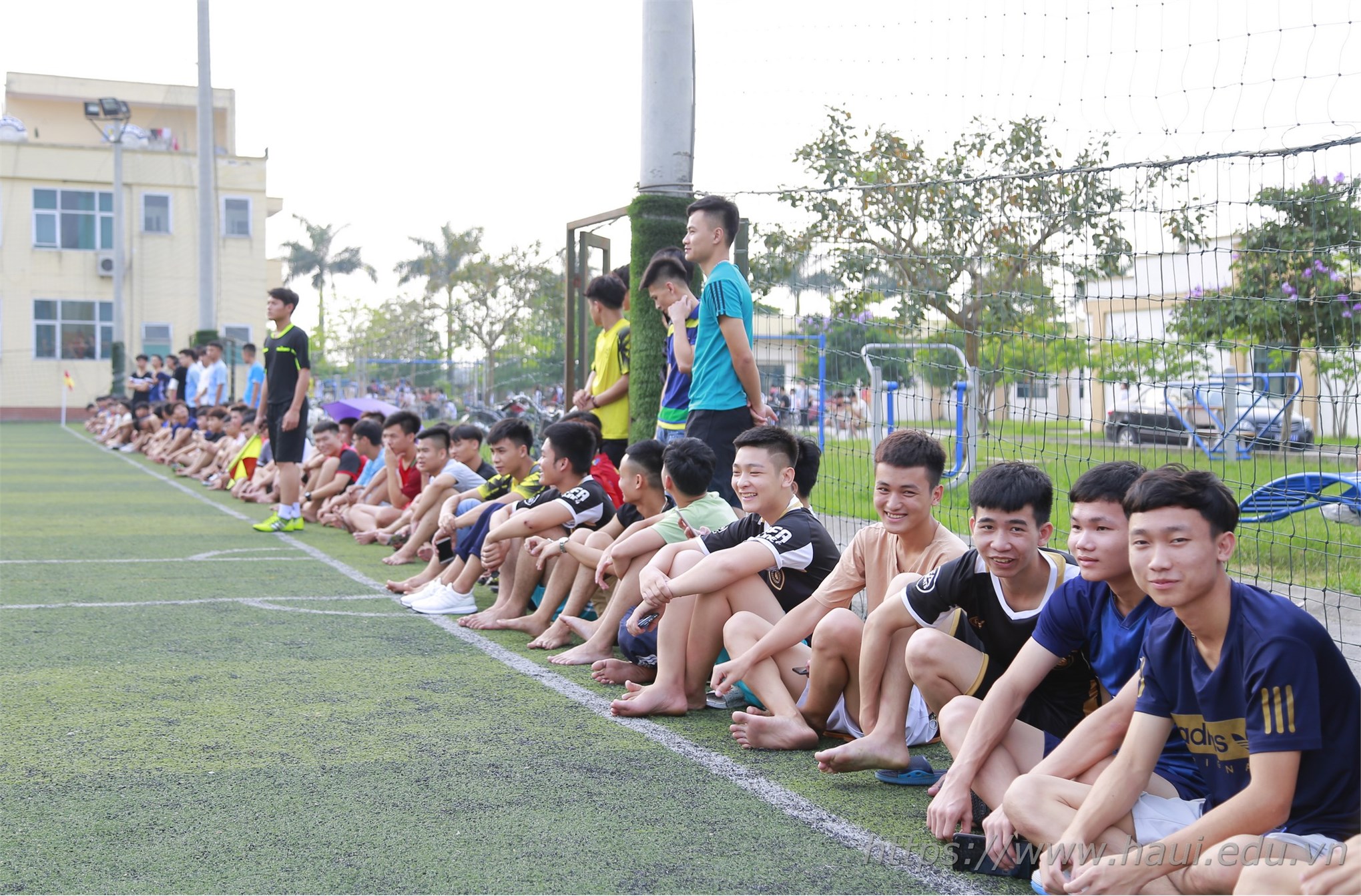 Đội bóng khoa Công nghệ Ô tô vô địch Giải bóng đá 11 người nam sinh viên
