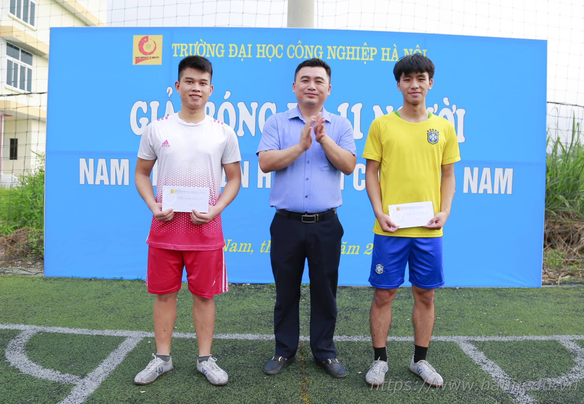 Chung kết giải bóng đá nam học sinh sinh viên năm 2019