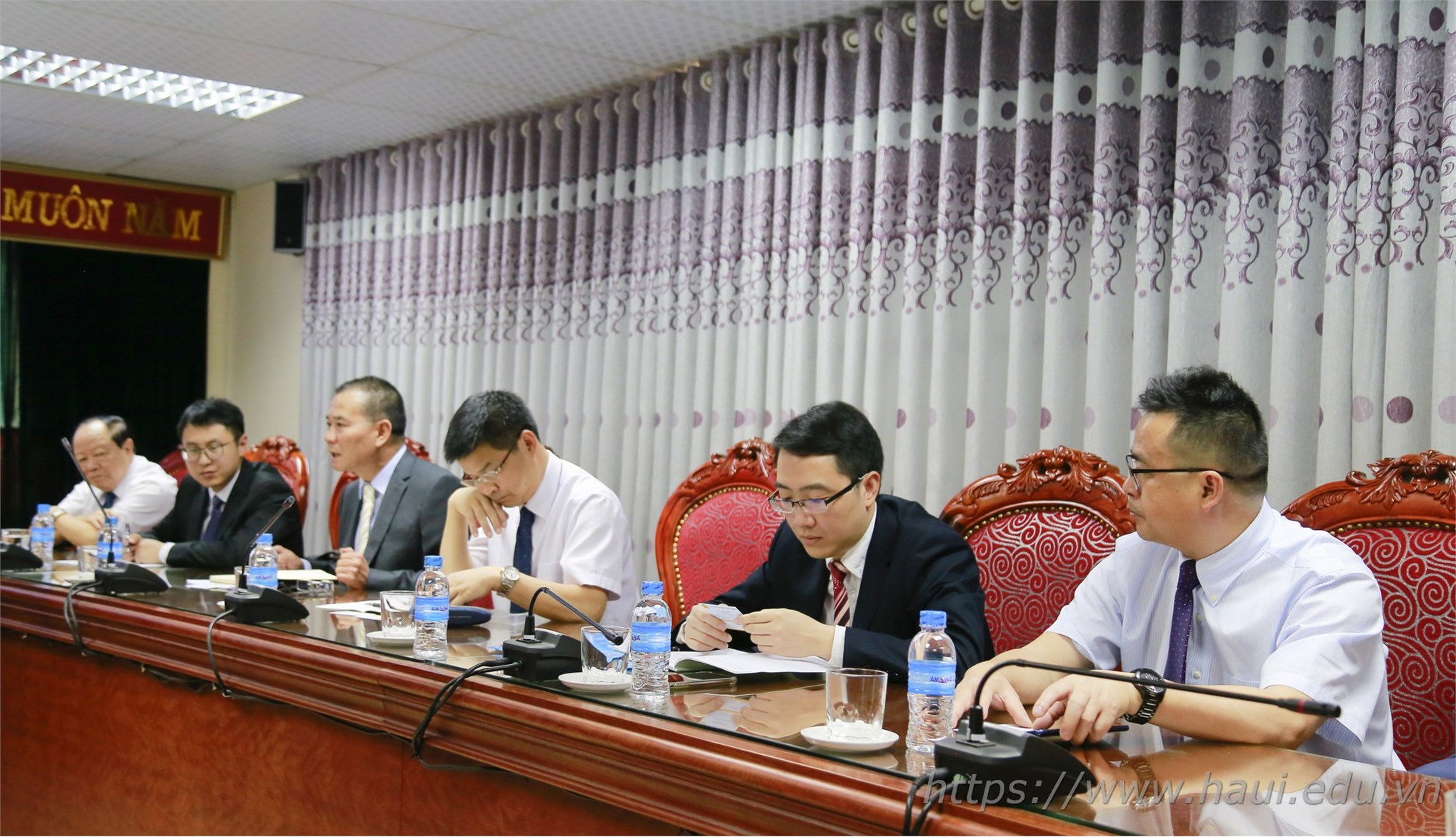 Guangxi University of Science and Technology, China paid a working visit to Hanoi University of Industry