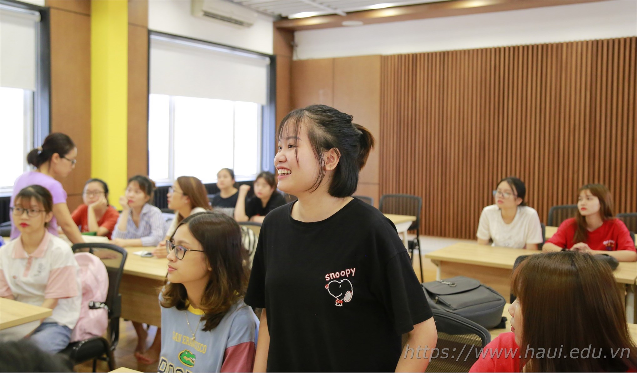 Guangxi University of Science and Technology, China paid a working visit to Hanoi University of Industry