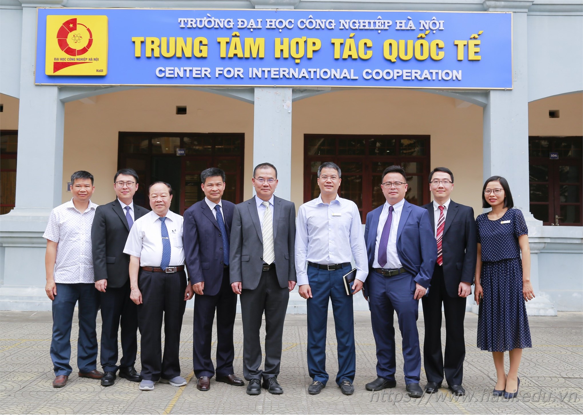 Guangxi University of Science and Technology, China paid a working visit to Hanoi University of Industry