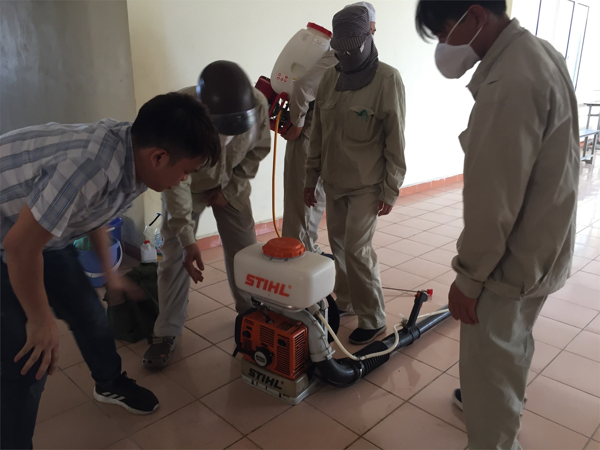 Phun thuốc phòng chống dịch bệnh tại khu nội trú - Đợt 1 năm 2019