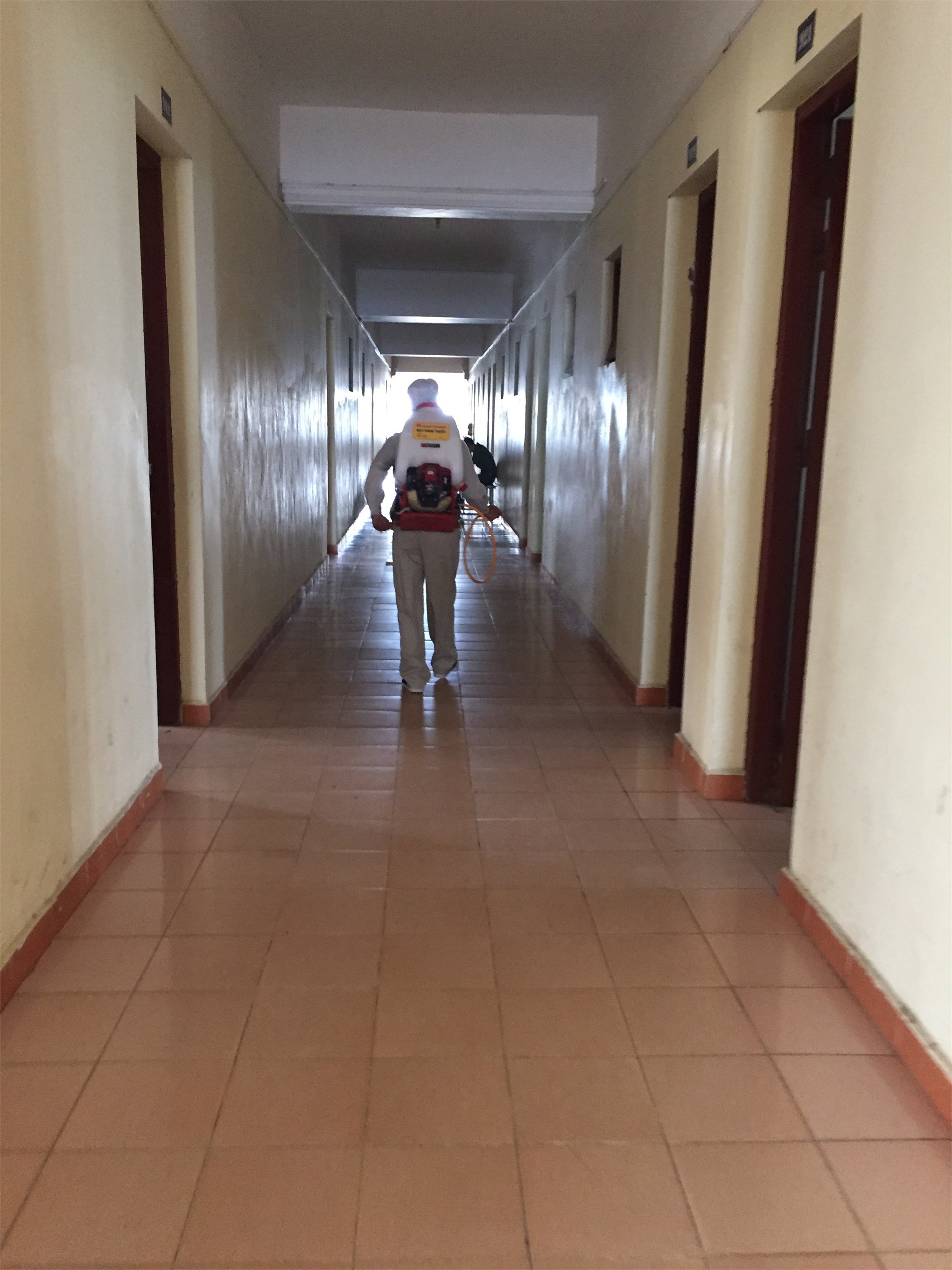 Phun thuốc phòng chống dịch bệnh tại khu nội trú - Đợt 1 năm 2019