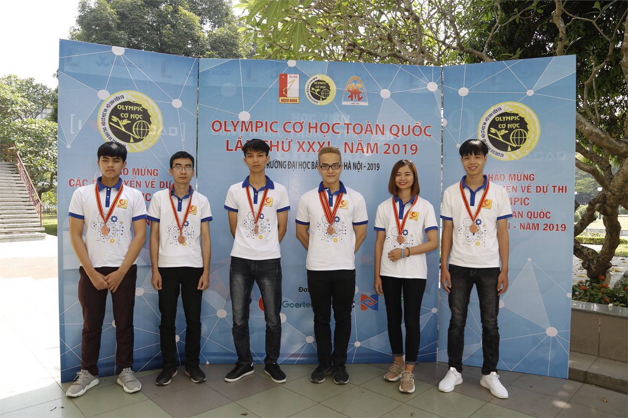 Sinh viên khoa Cơ khí - Trường Đại học Công Nghiệp Hà Nội vinh dự nhận 11 giải Olympic Cơ học toàn quốc lần thứ 31
