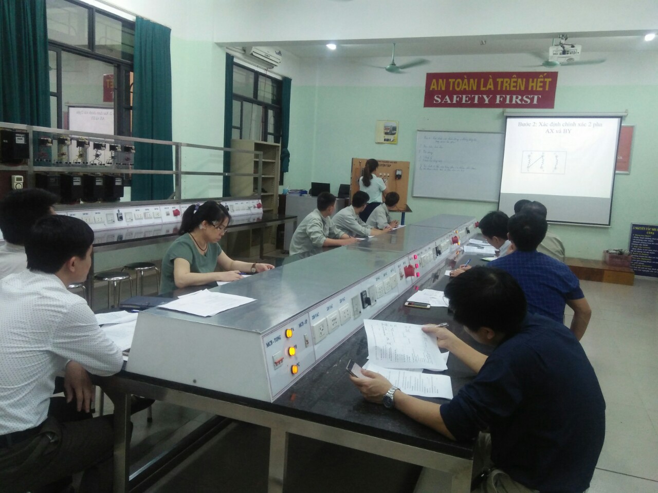 Trung tâm Việt Nhật đạt giải Nhì tập thể tại Hội thi giáo viên dạy giỏi năm học 2018 – 2019