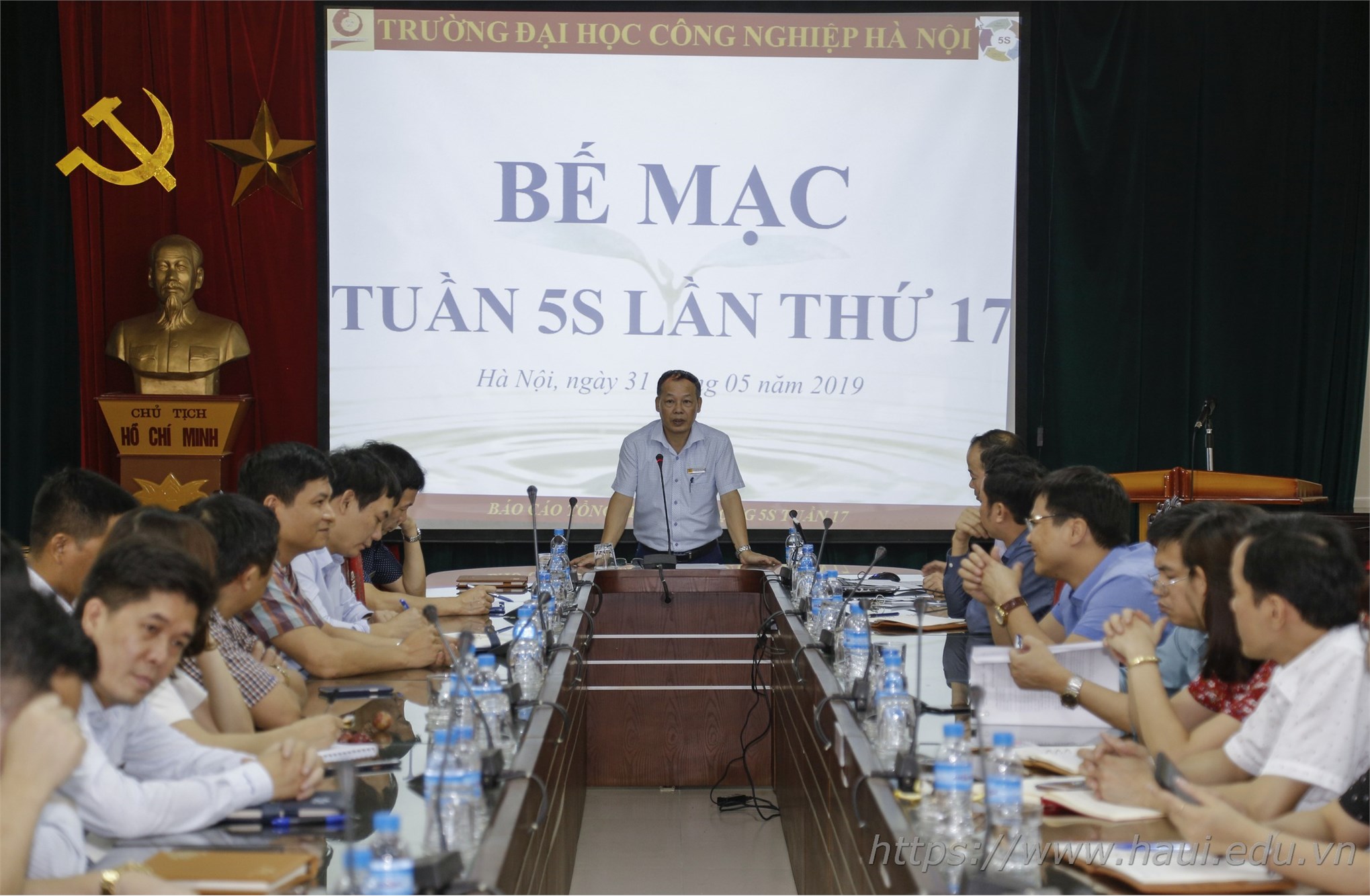 TS. Nguyễn Anh Tuấn - Phó Hiệu trưởng, Trưởng ban 5S Nhà trường chủ trì Bế mạc Tuần 5S lần thứ 17