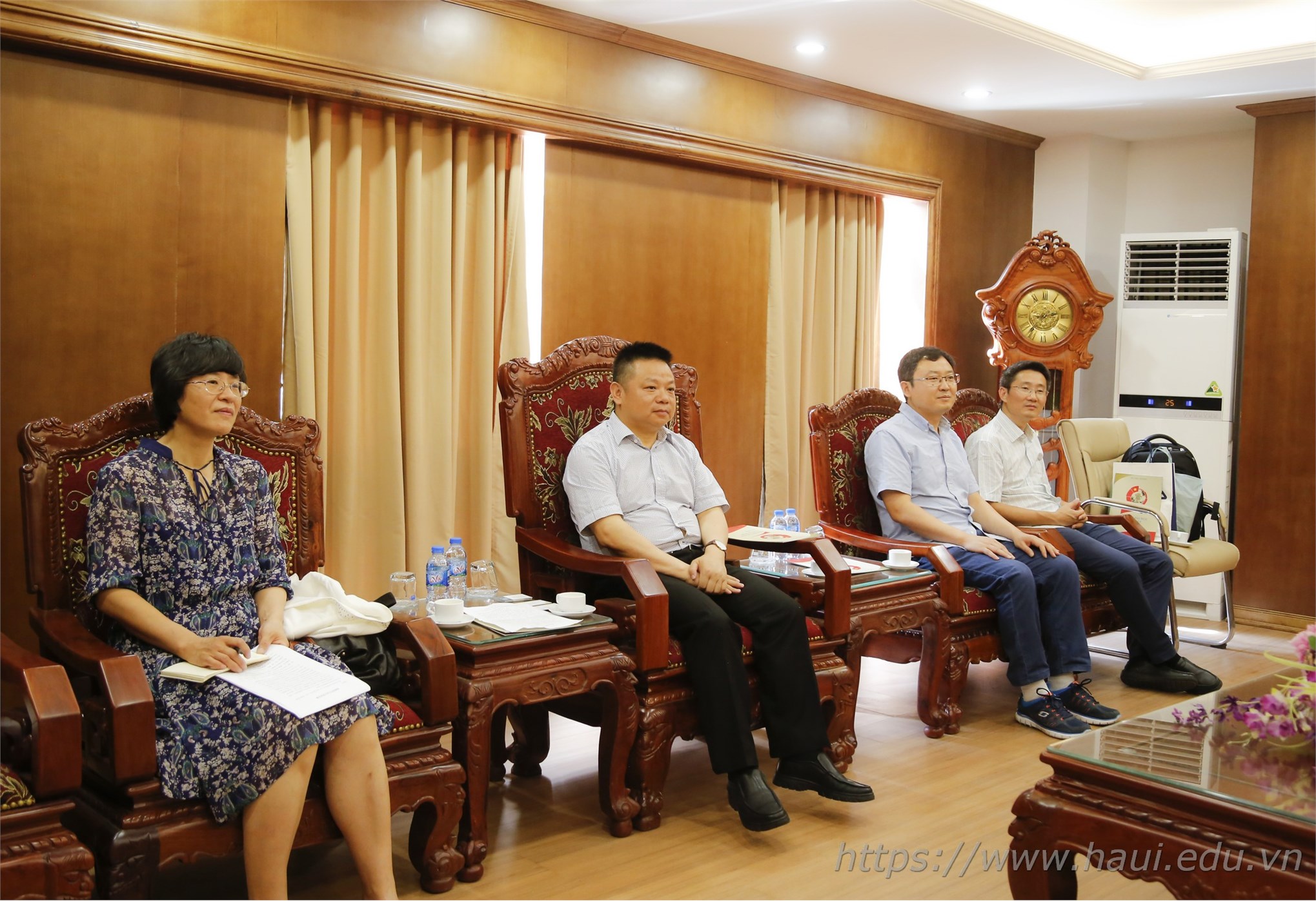 Đoàn cán bộ Đại học Hồ Nam thăm và làm việc tại Đại học Công nghiệp Hà Nội