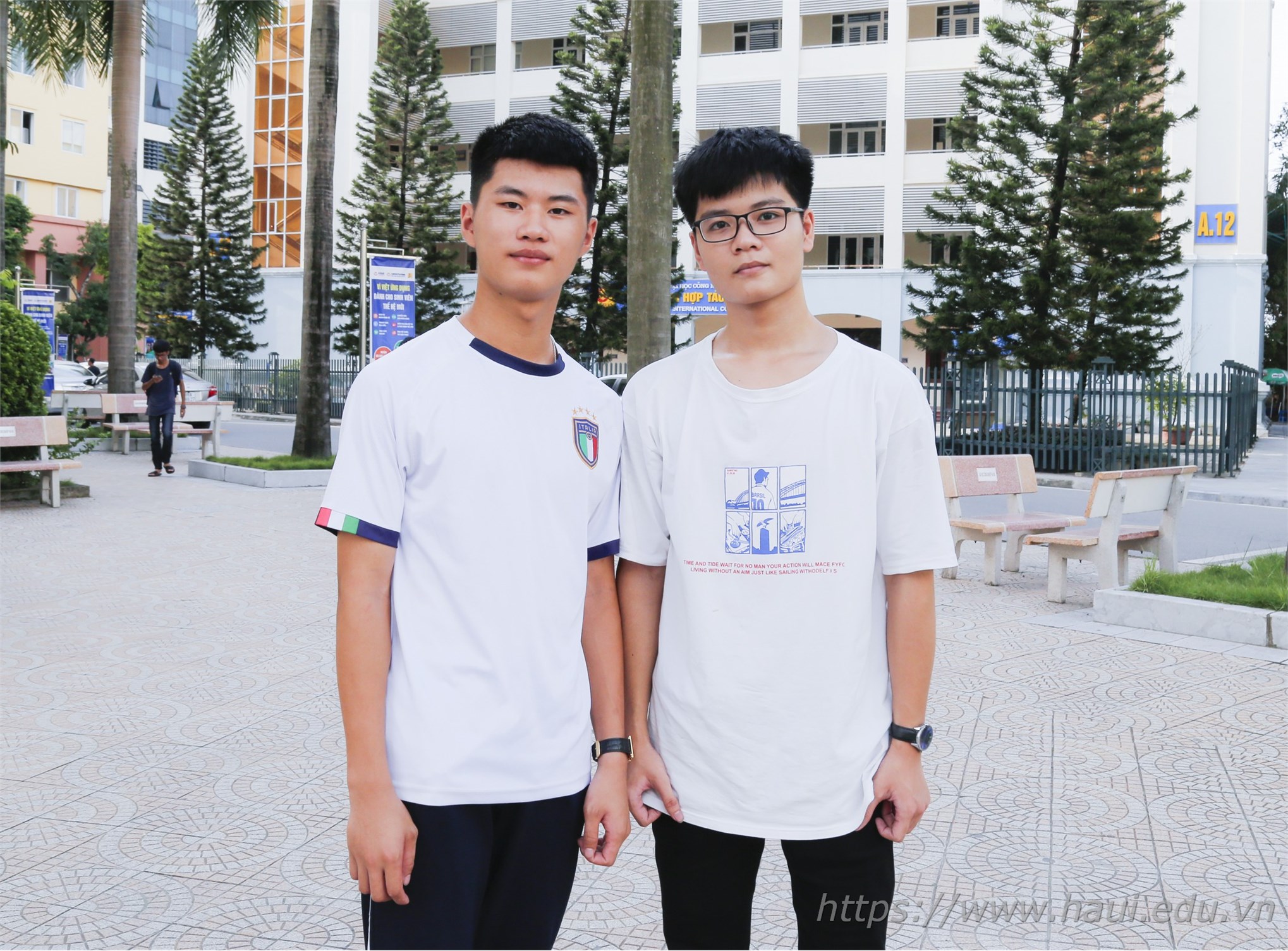 Thí sinh đăng ký xác nhận nhập học tai Đại học Công nghiệp Hà Nội năm 2019