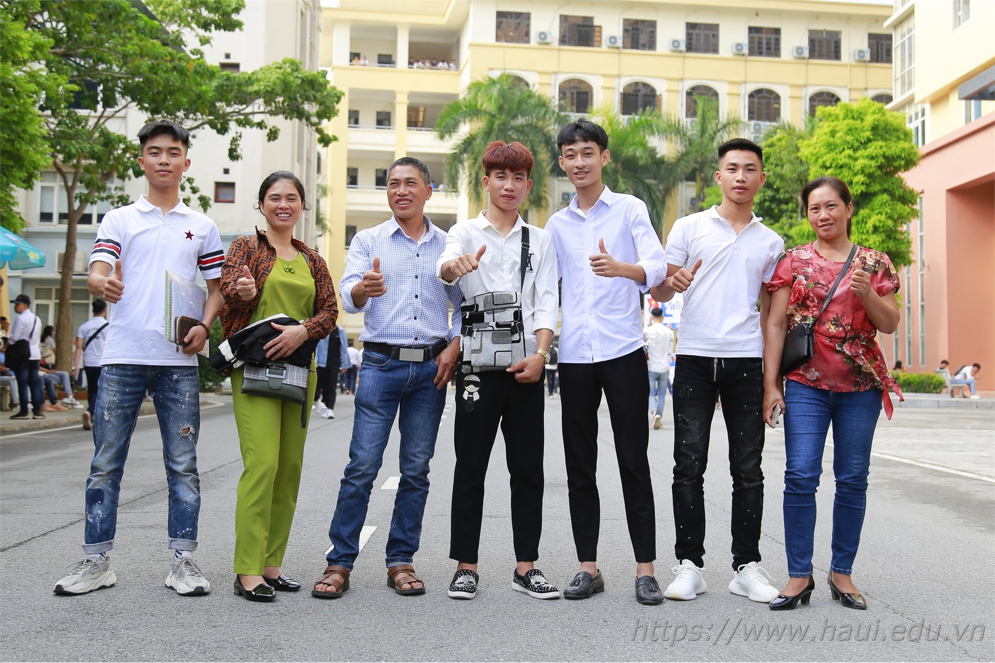 Tân sinh viên Đại học Công nghiệp Hà Nội nhập học năm 2019