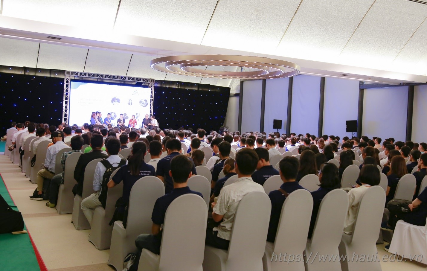 Sinh viên Đại học Công nghiệp Hà Nội nhận tài trợ khởi nghiệp từ VinTech City