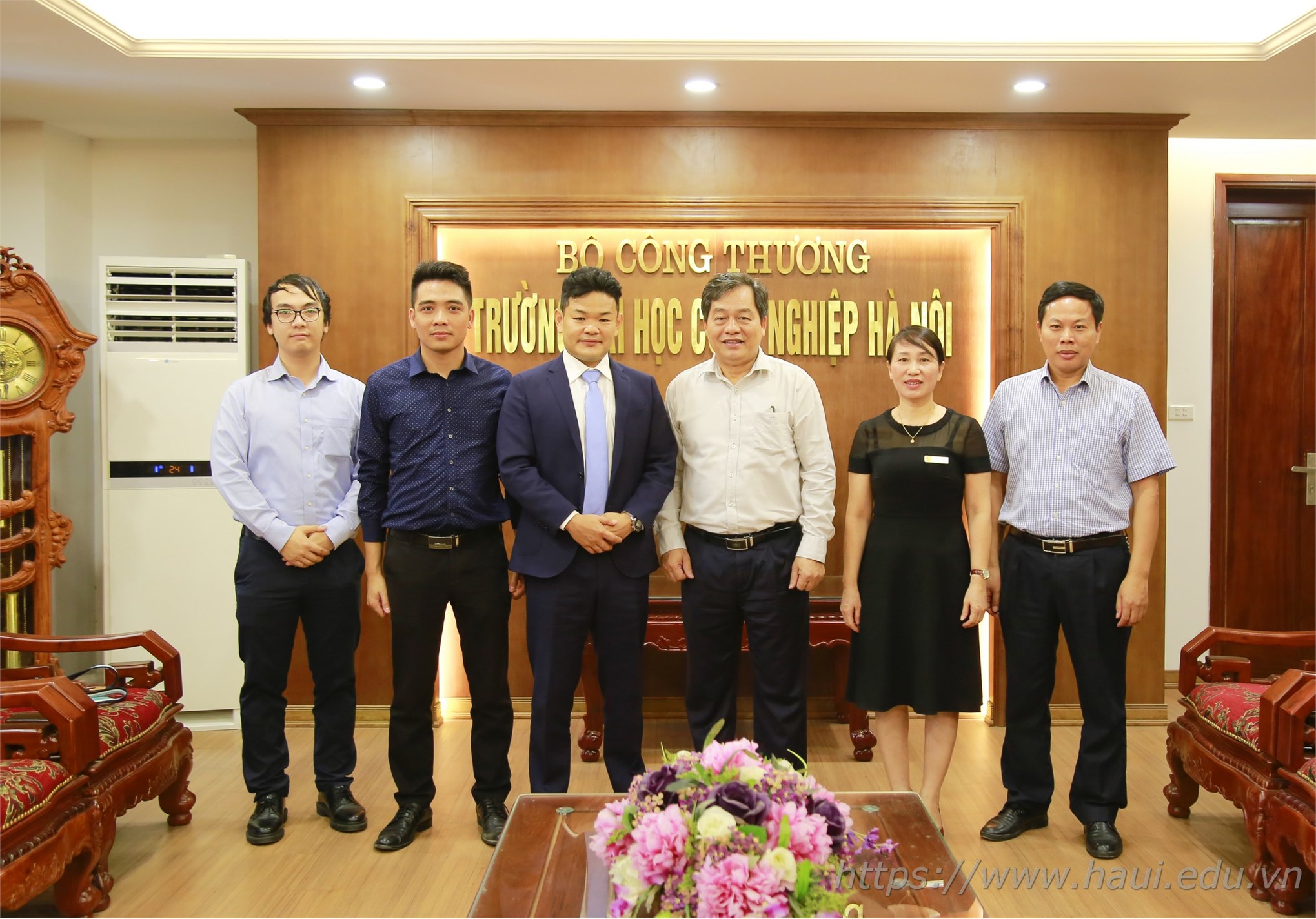 Seminar on training program for HaUI talented engineers of O-OKA Giken Company