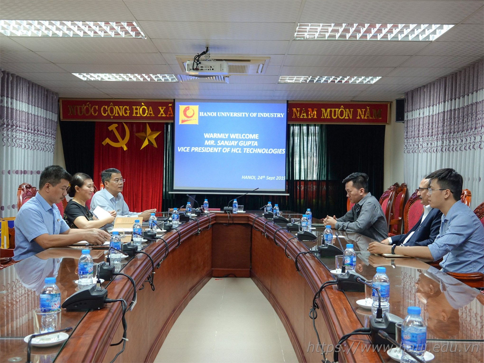 Job opportunities for HaUI students at HCL Technologies, India