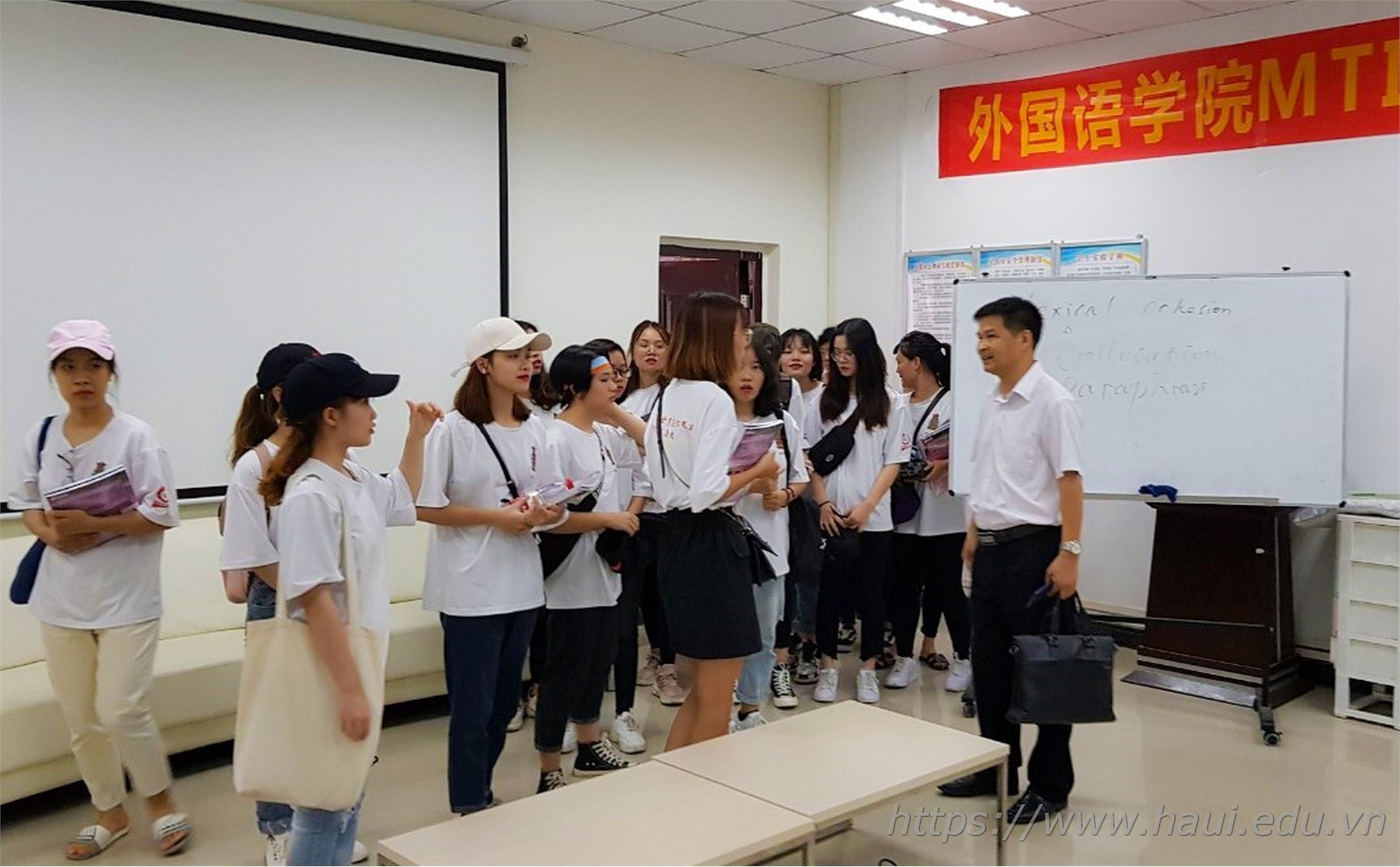 60 HaUI students participate in the student exchange program at Guangxi University of Science and Technology, China