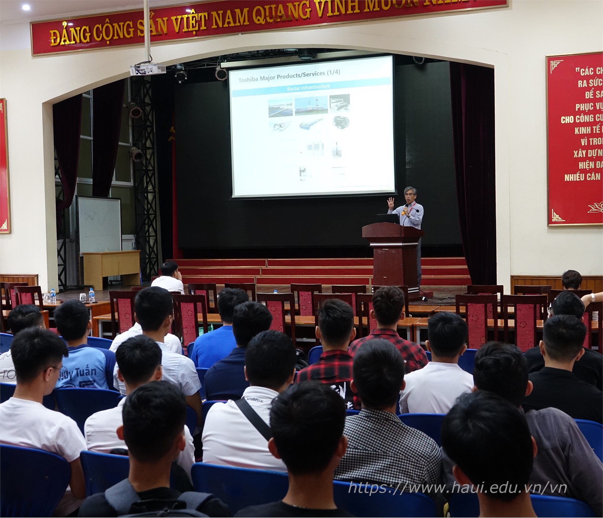 Many internship opportunities for IT and Electronics students at Toshiba Vietnam