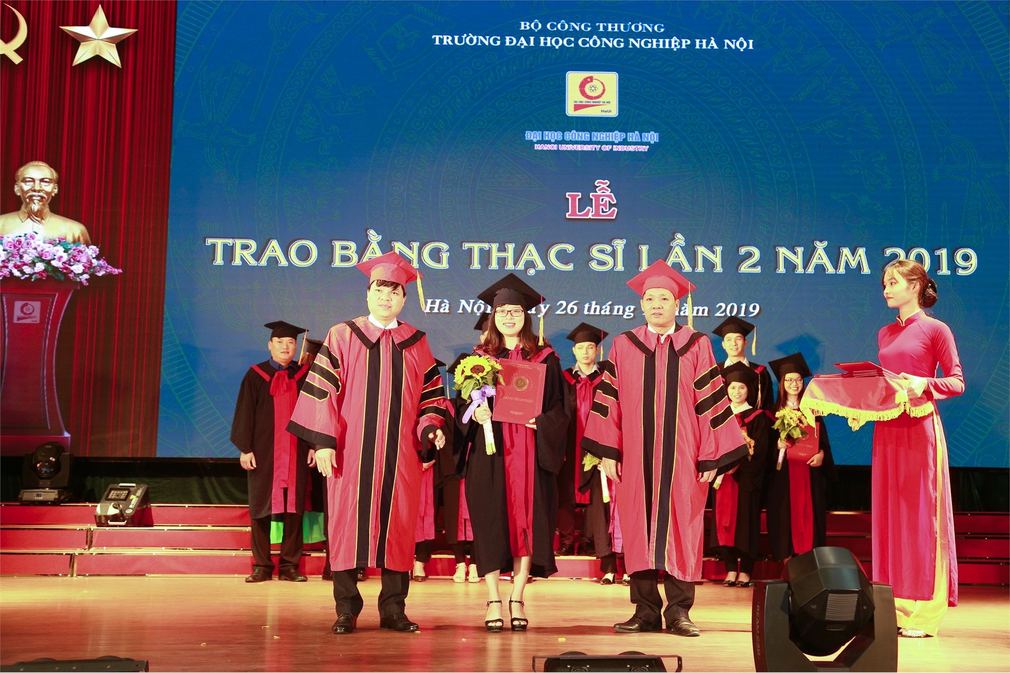 127 tân Thạc sĩ nhận bằng tốt nghiệp đợt 2 năm 2019