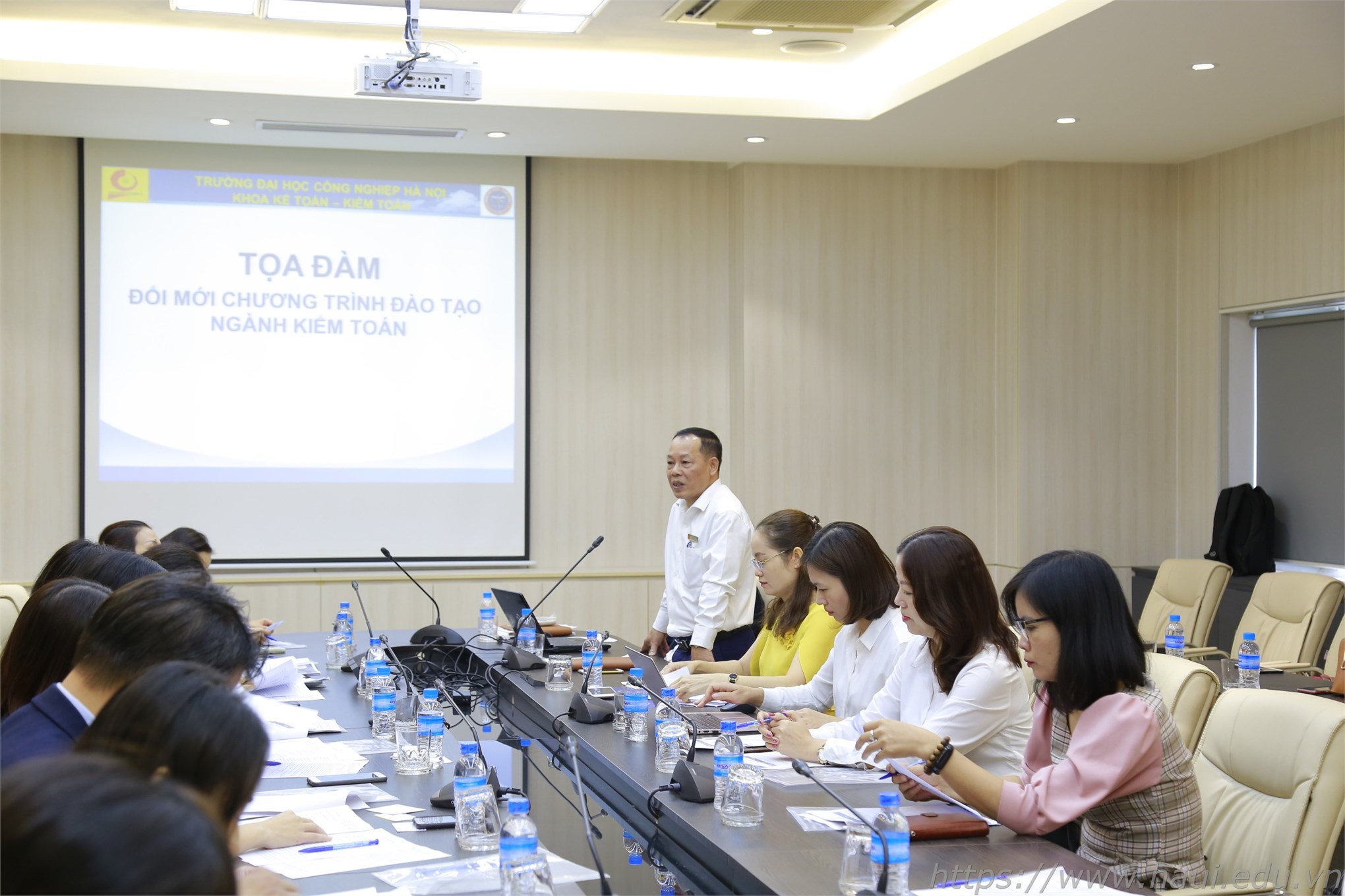 Tọa đàm đổi mới chương trình đào tạo ngành kiểm toán tại Đại học Công nghiệp Hà Nội