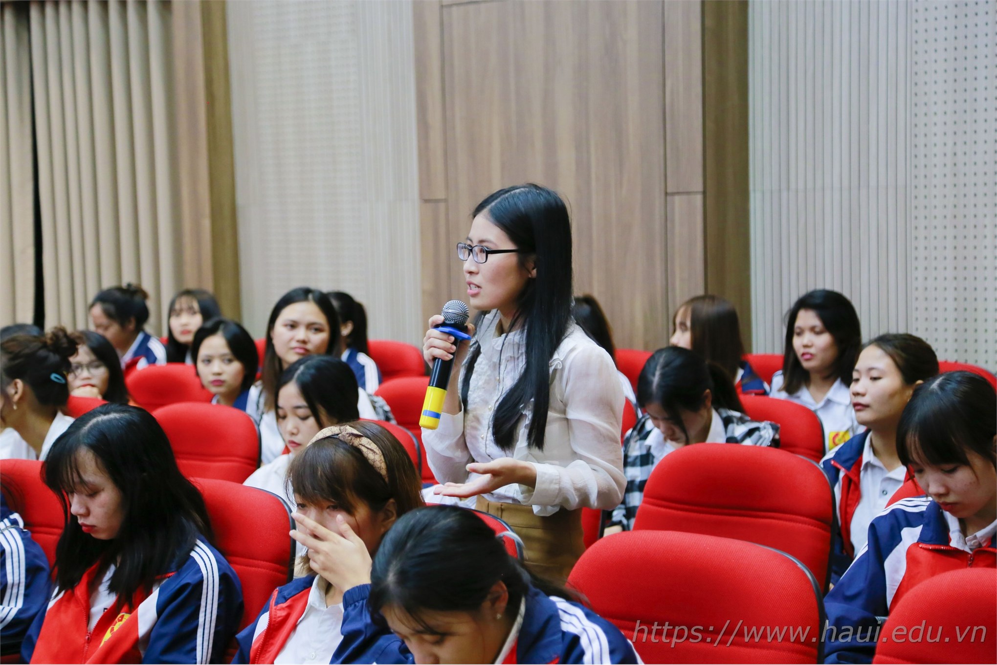 Tọa đàm Doanh nghiệp Dệt, May và Thời trang với sinh viên 2019 tại Đại học Công nghiệp Hà Nội