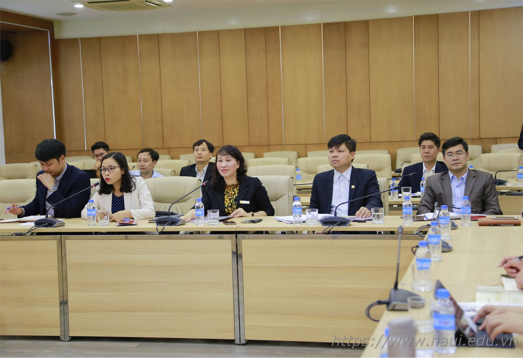 Đoàn đại biểu Hiệp hội Cơ khí Trung Quốc thăm và làm việc tại trường Đại học Công nghiệp Hà Nội