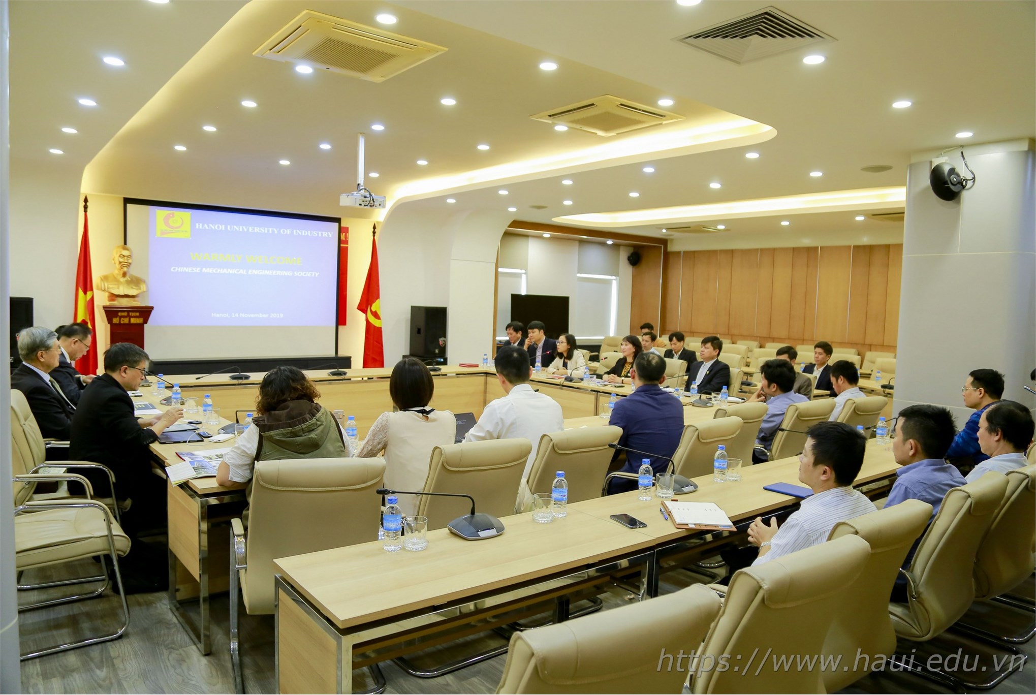 Delegation of Chinese Mechanical Engineering Society paid a working visit to Hanoi University of Industry