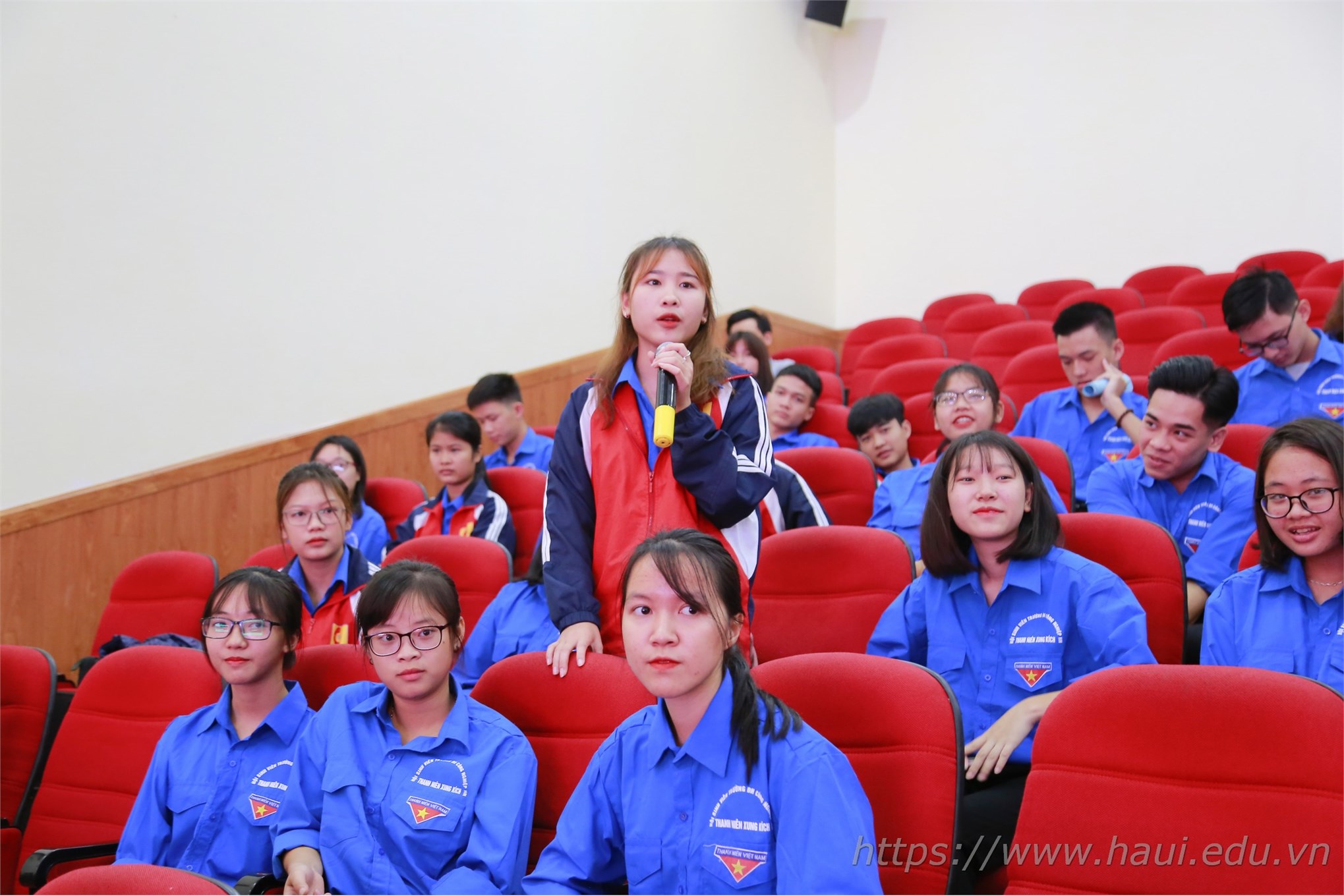 Sinh viên Đại học Công nghiệp Hà Nội hưởng ứng chiến dịch An toàn Giao thông
