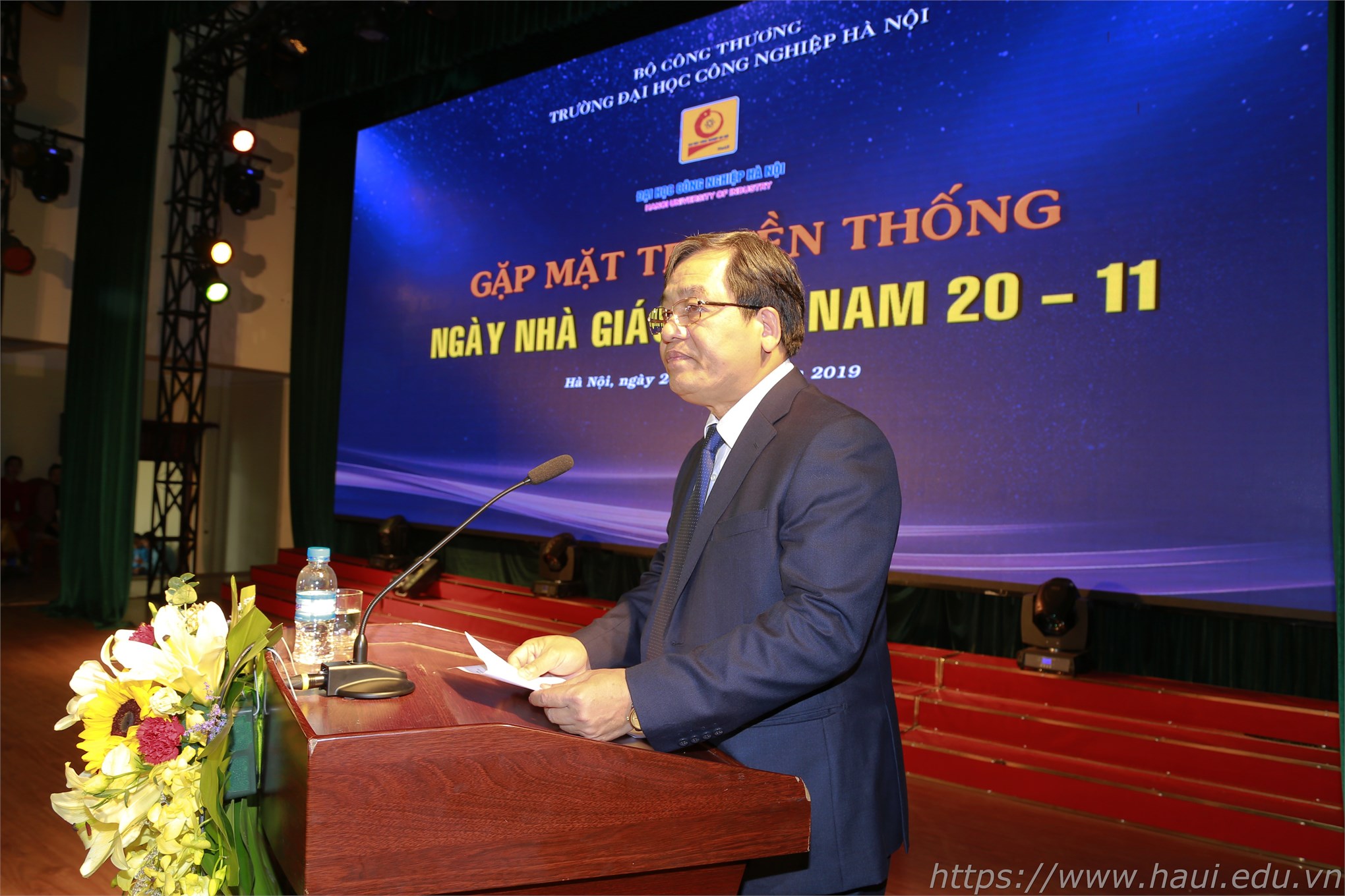 Meeting marks Vietnamese Teachers' Day 