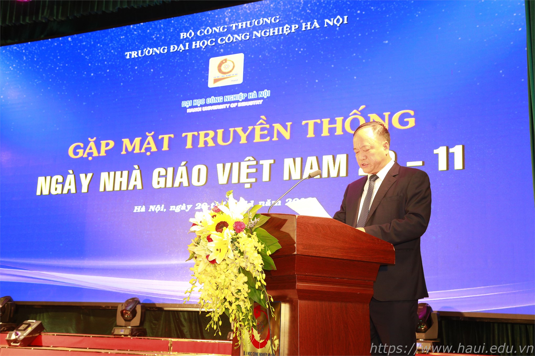 Meeting marks Vietnamese Teachers' Day 