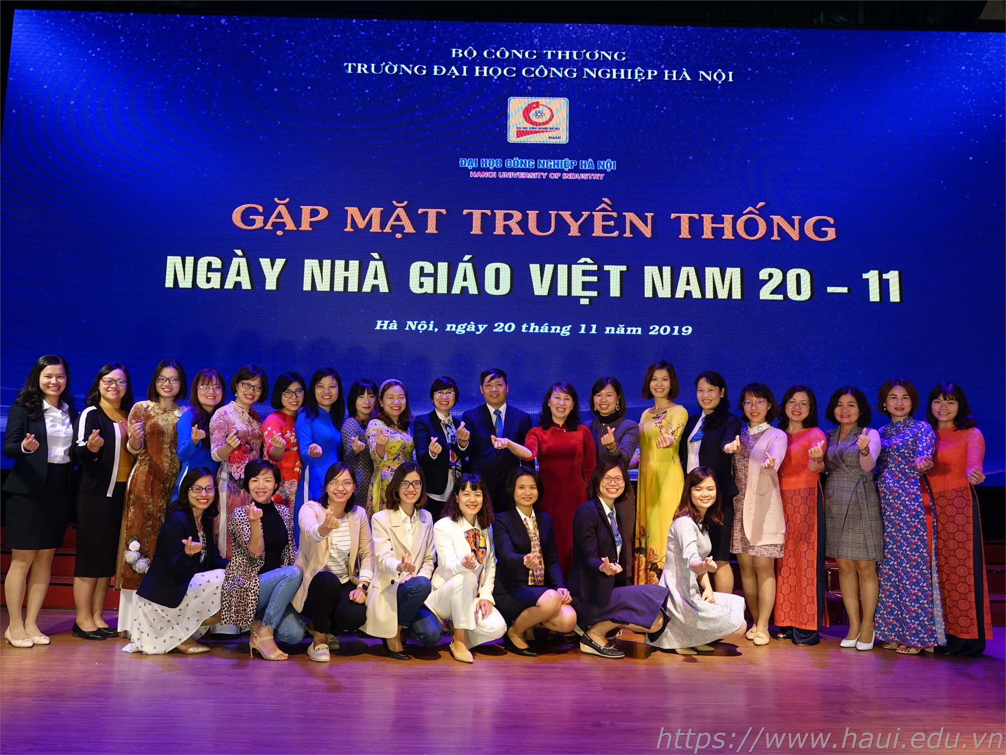 Meeting marks Vietnamese Teachers' Day 