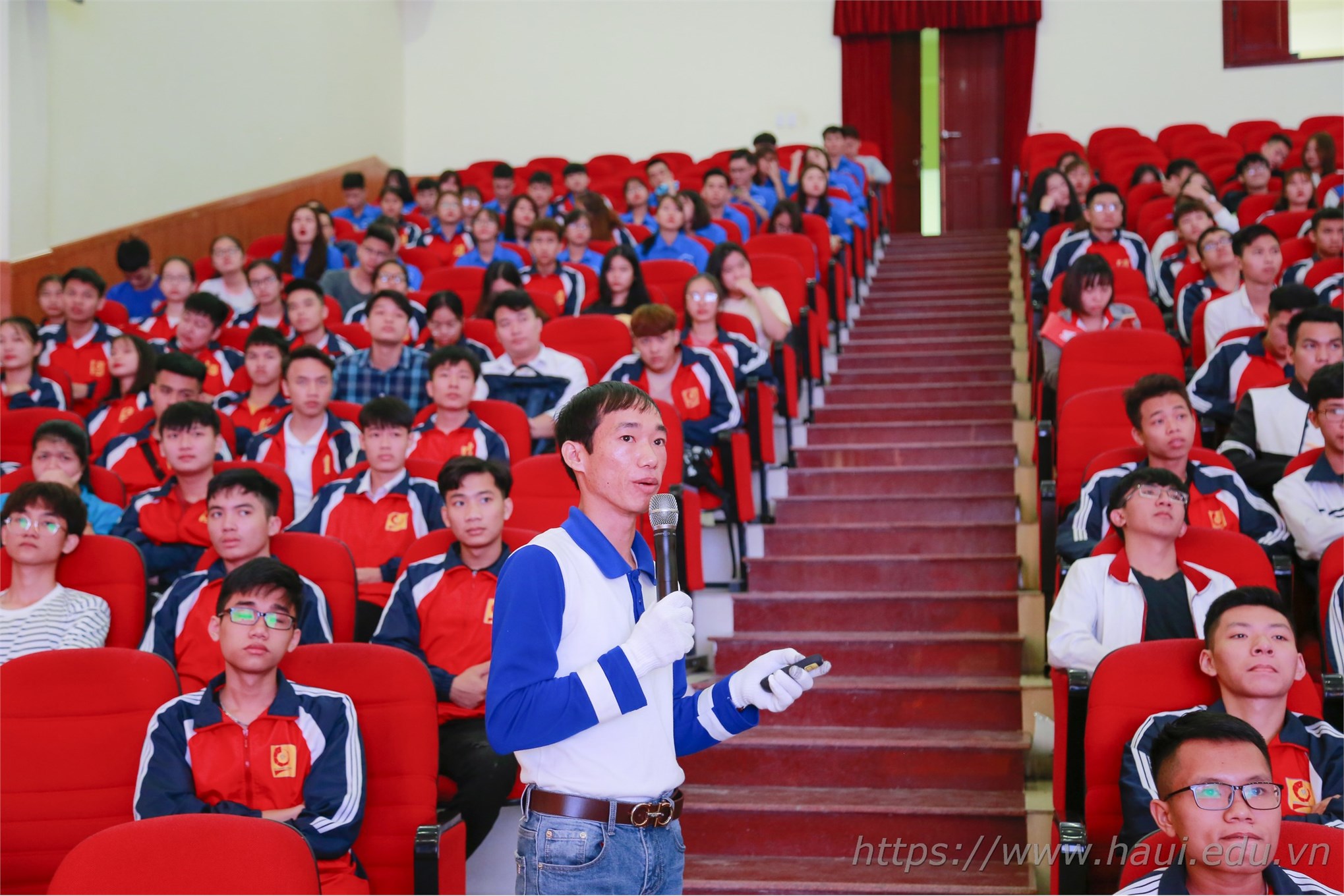 HaUI students respond to Traffic Safety campaign