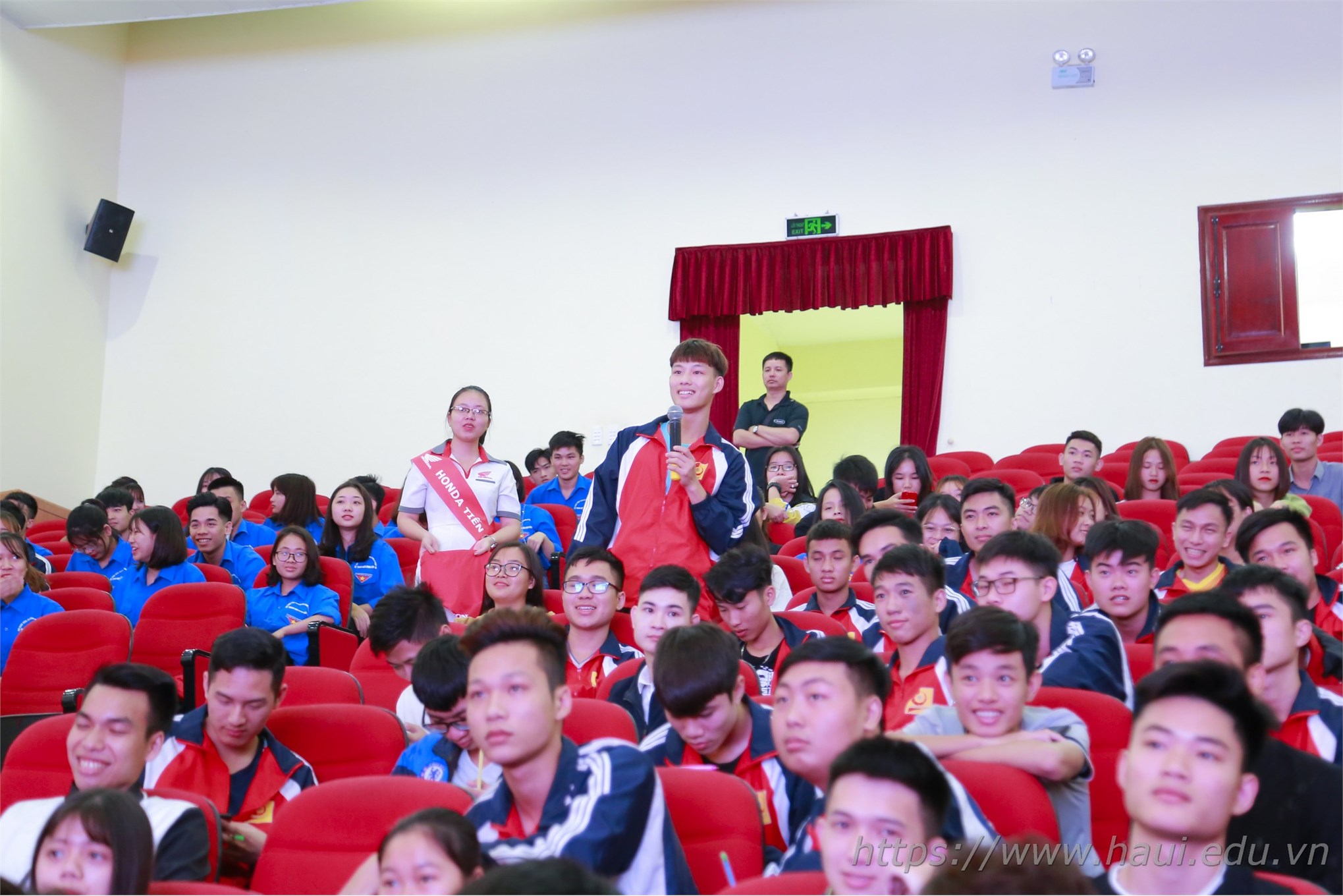 HaUI students respond to Traffic Safety campaign