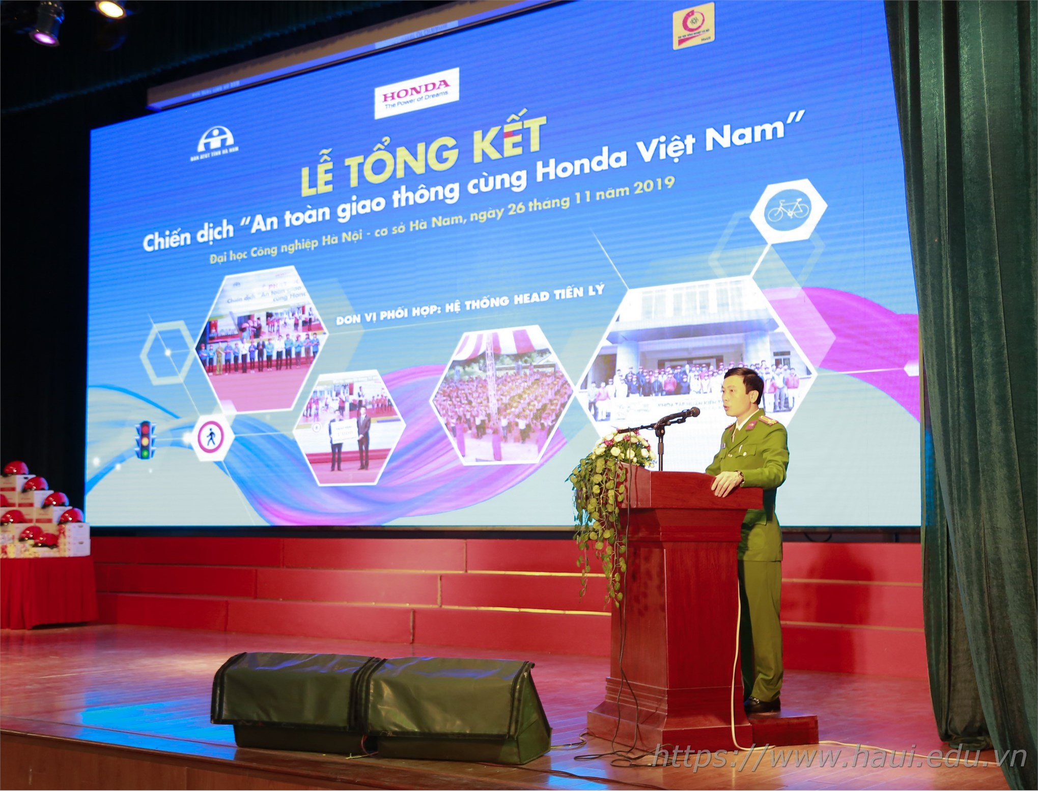 HaUI students respond to Traffic Safety campaign