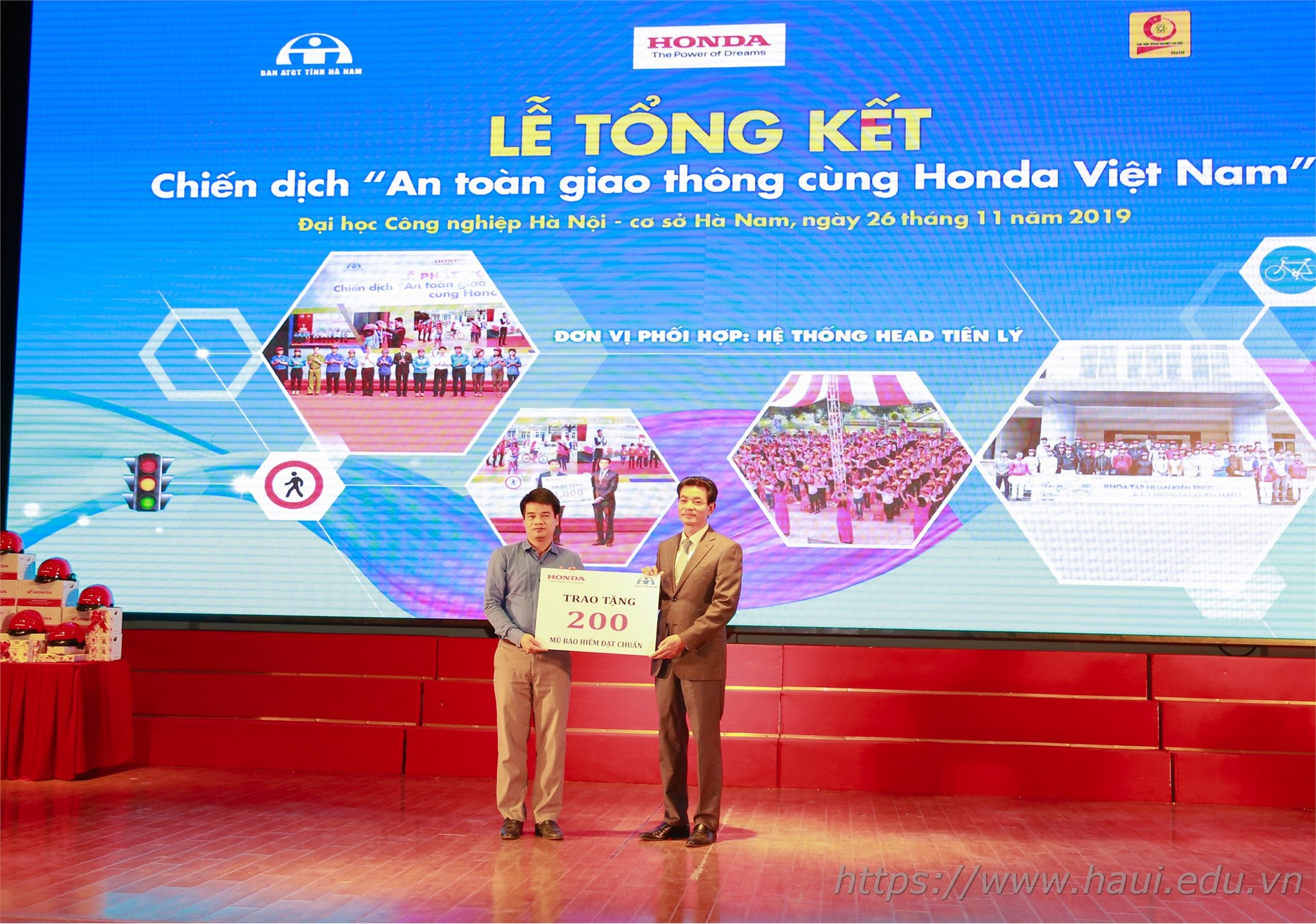 HaUI students respond to Traffic Safety campaign