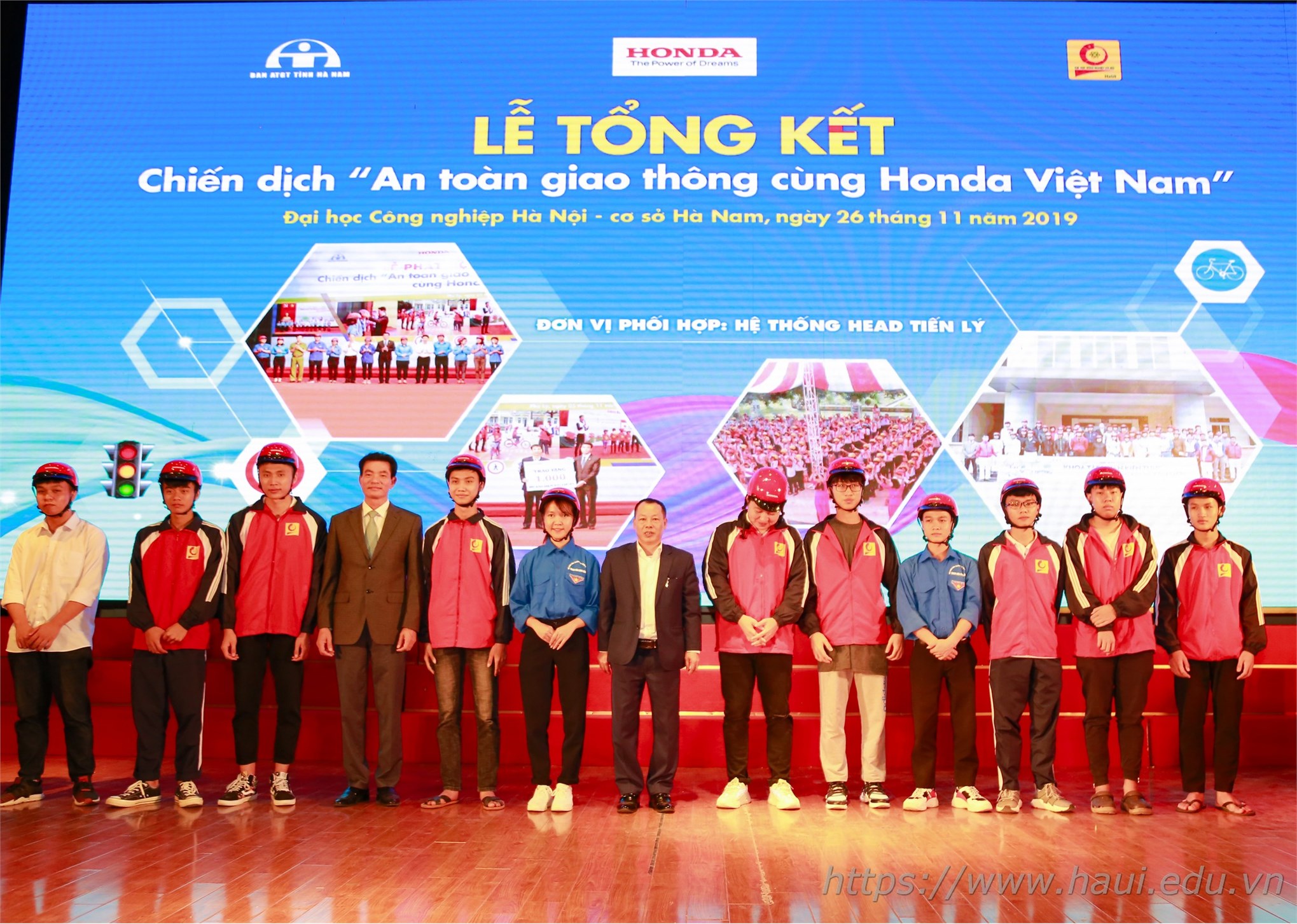 HaUI students respond to Traffic Safety campaign