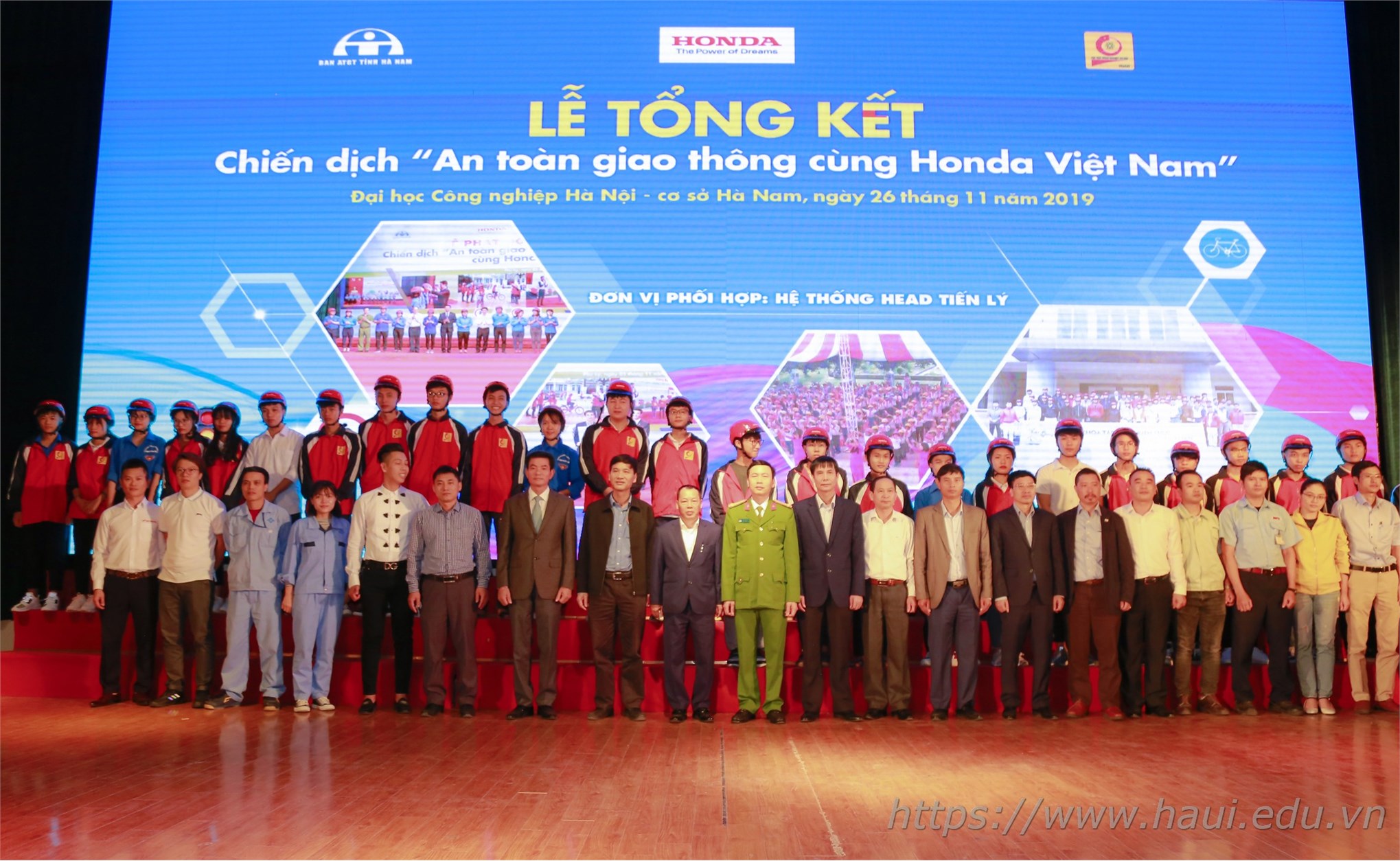 HaUI students respond to Traffic Safety campaign