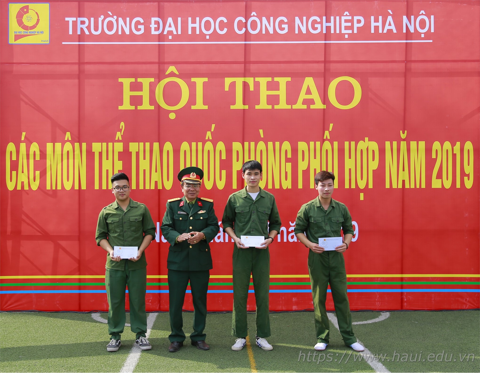 Hội thao các môn thể thao quốc phòng phối hợp trường Đại học Công nghiệp Hà Nội năm 2019