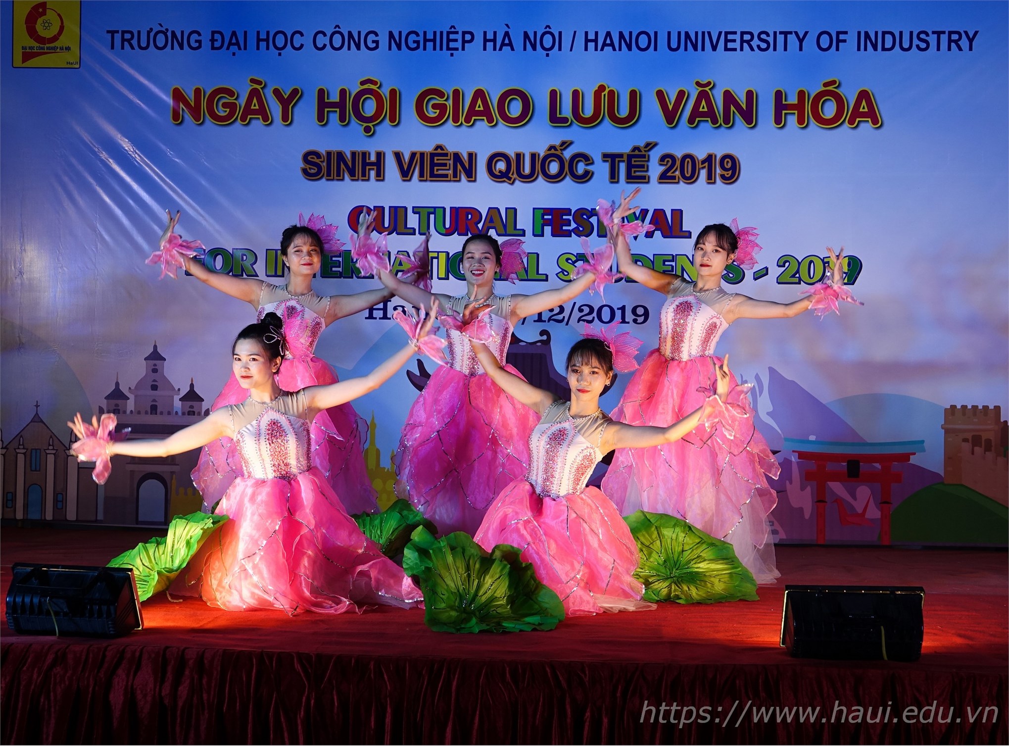 Ấn tượng tại Ngày hội giao lưu văn hóa sinh viên quốc tế 2019 tại Đại học Công nghiệp Hà Nội