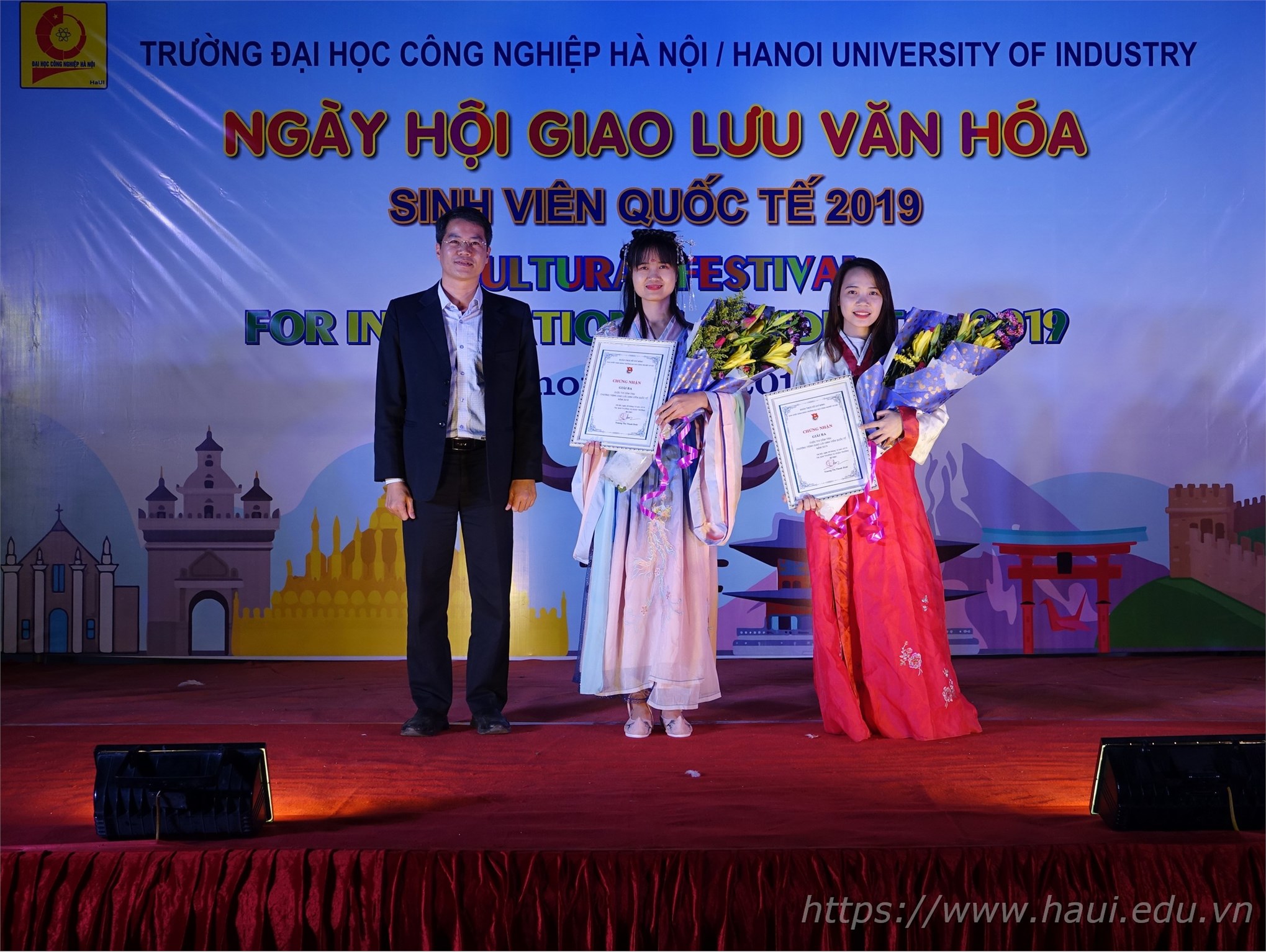 Ấn tượng tại Ngày hội giao lưu văn hóa sinh viên quốc tế 2019 tại Đại học Công nghiệp Hà Nội