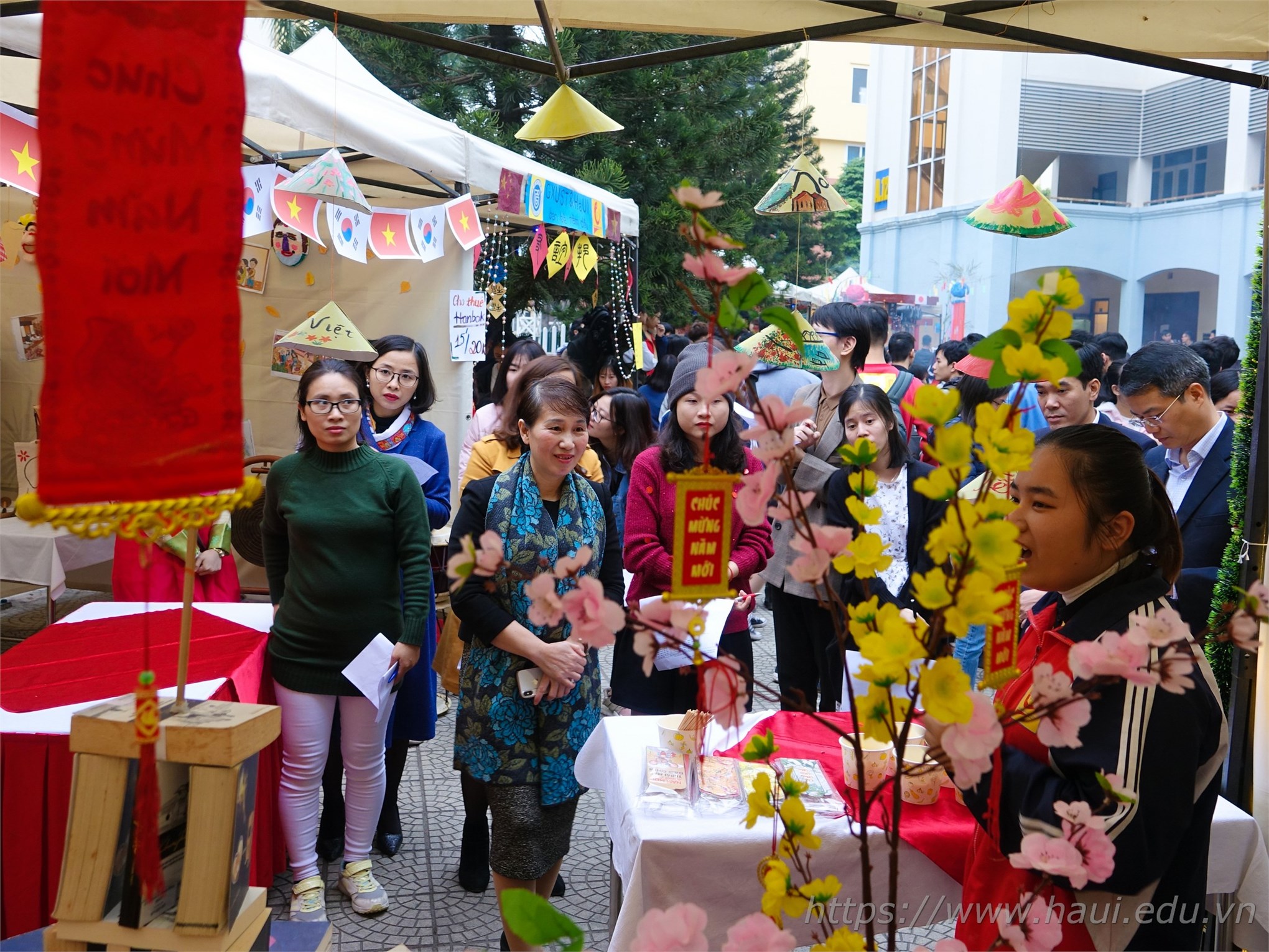 HaUI organizes the Cultural Festival for International Students 2019