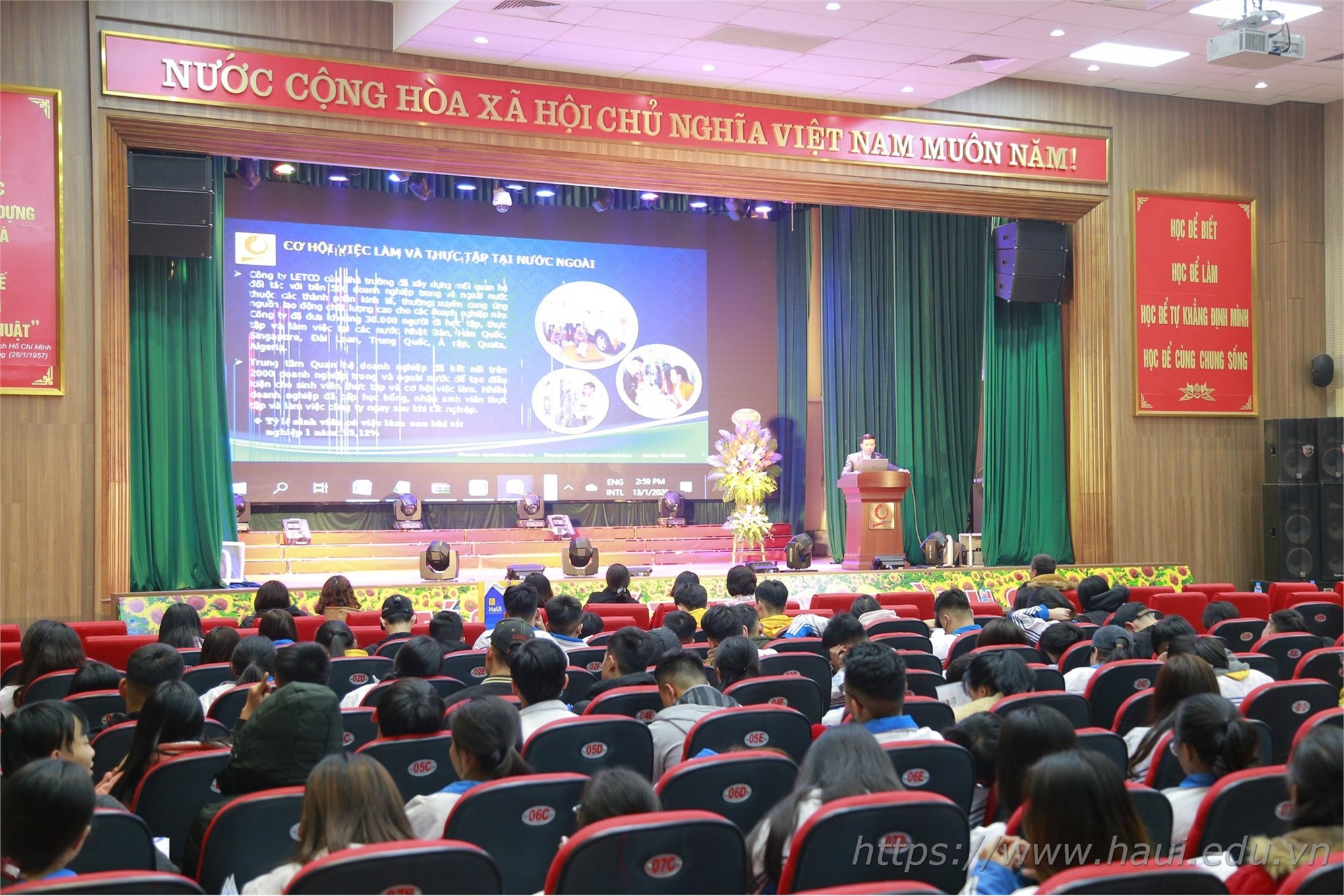 HaUI campus tour for Hoang Hoa Tham High School Students