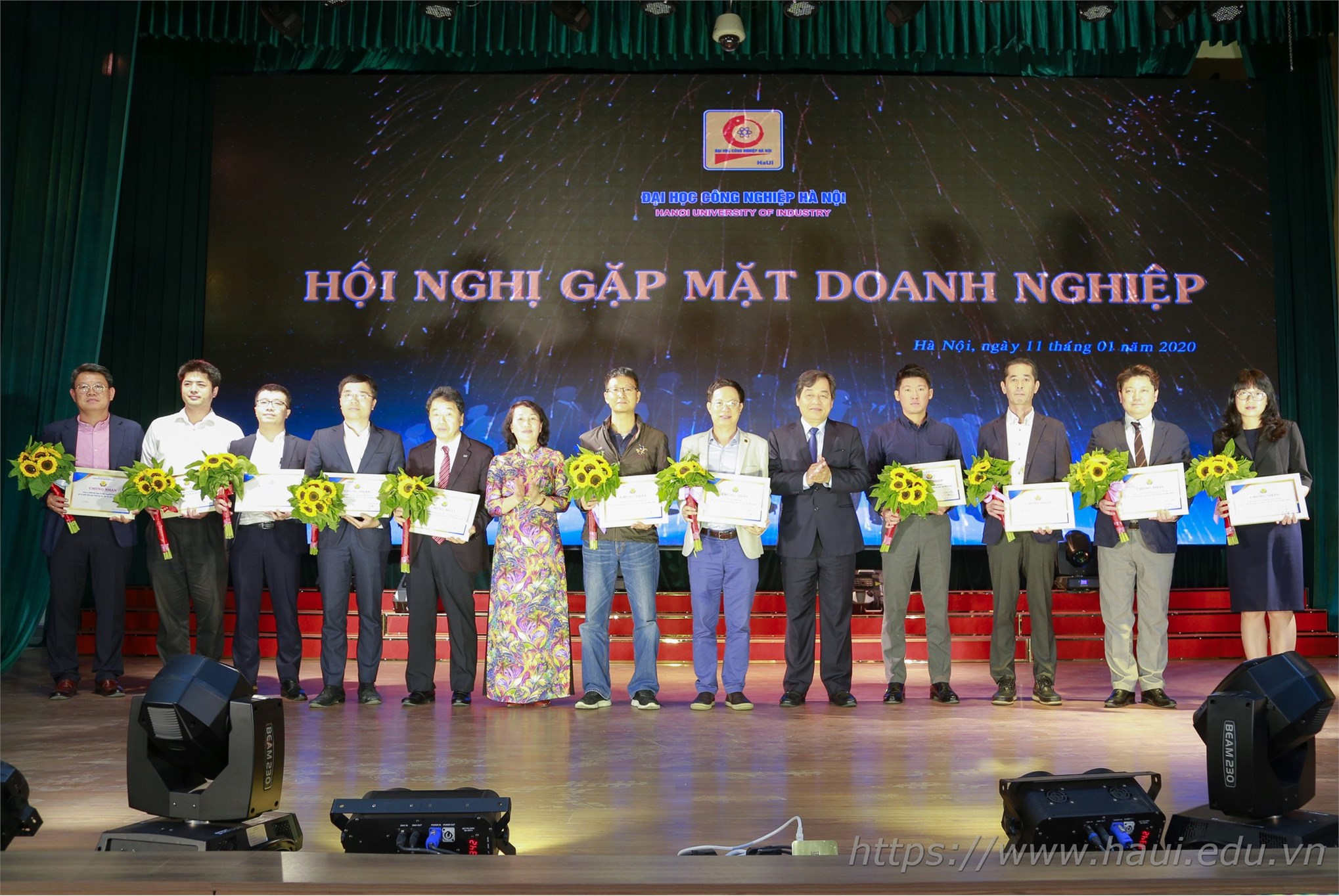 Hanoi University of Industry hosts a conference to meet more than 100 enterprises