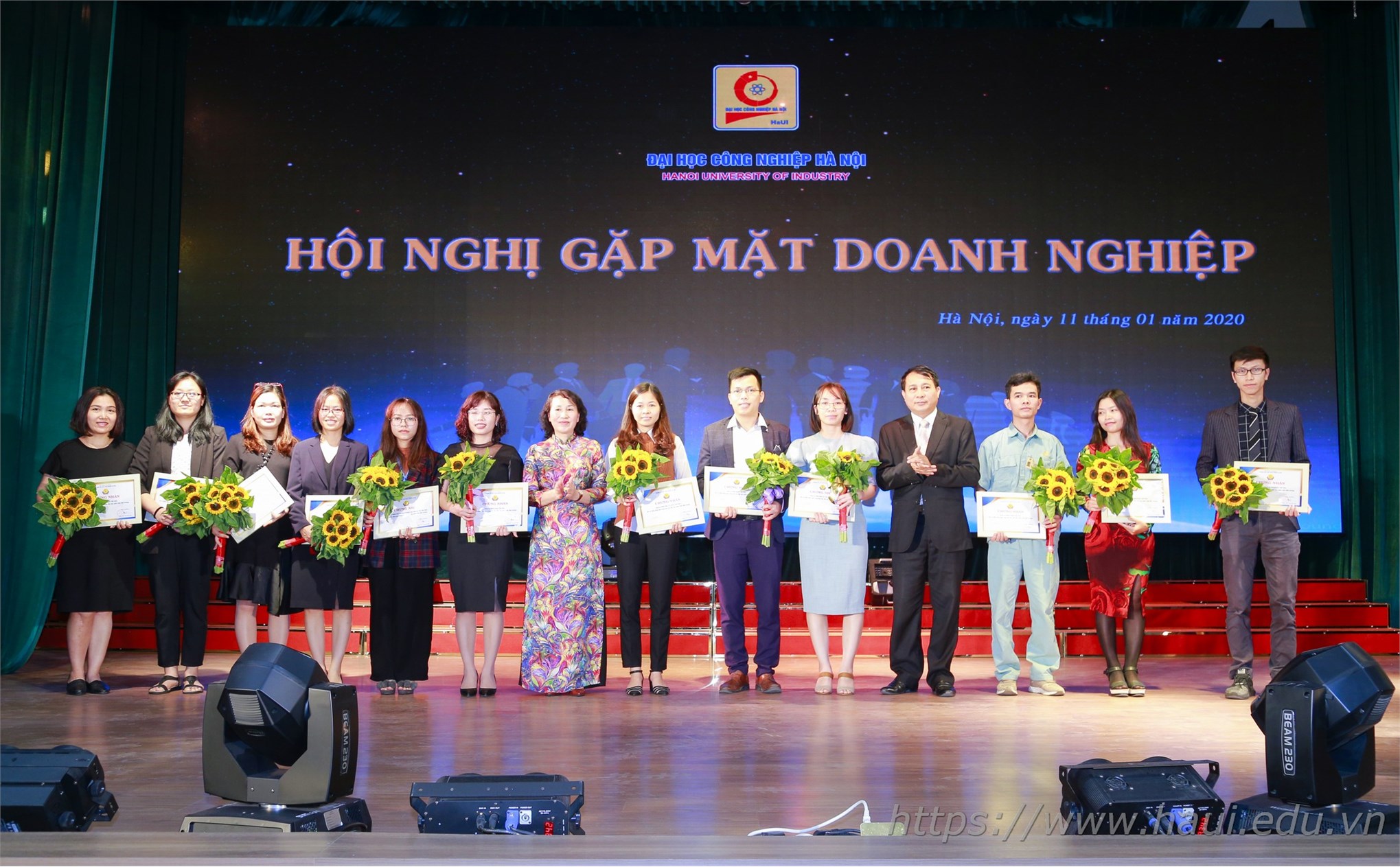 Hanoi University of Industry hosts a conference to meet more than 100 enterprises