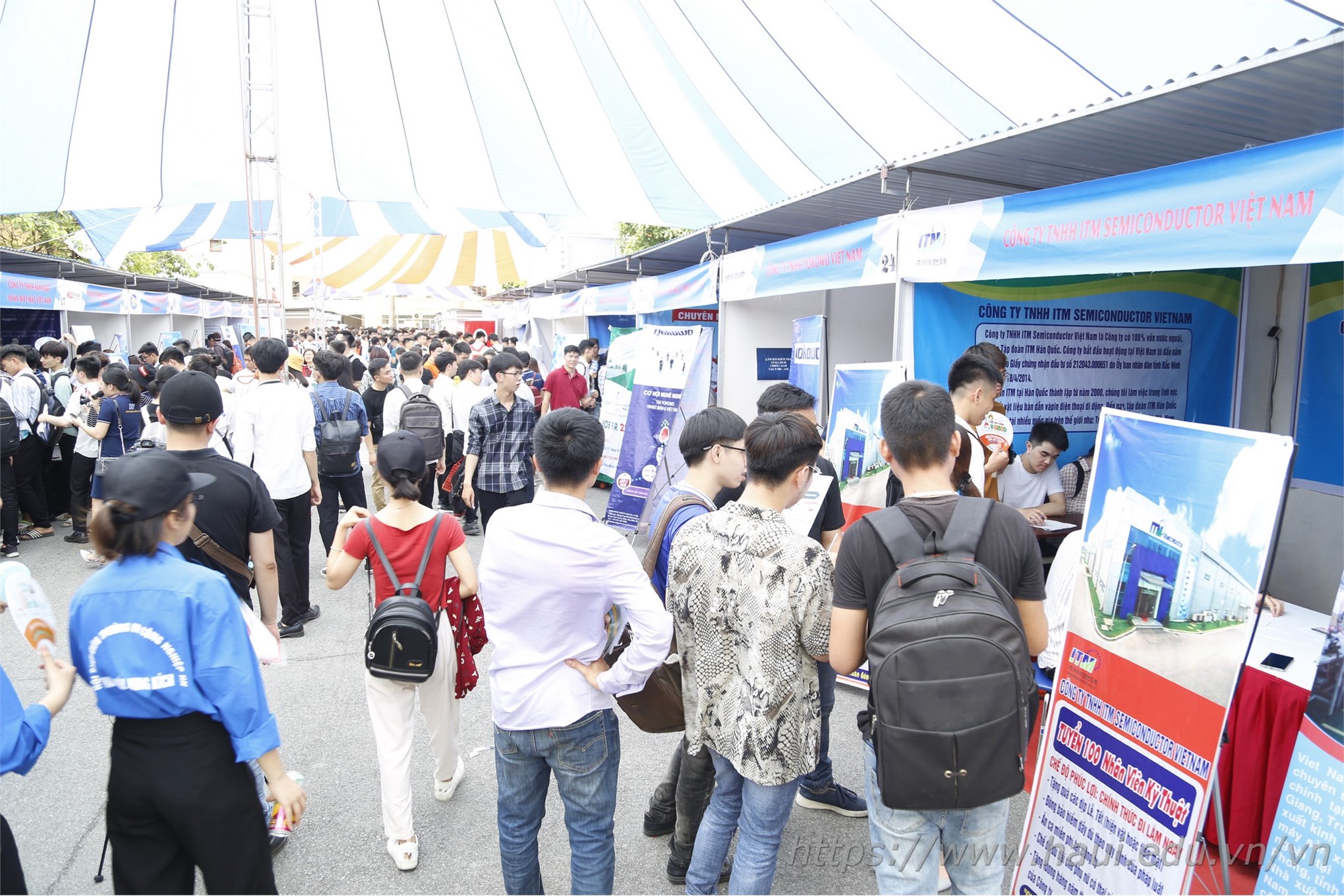 2.000 jobs for students at the HaUI Job Fair 2020 