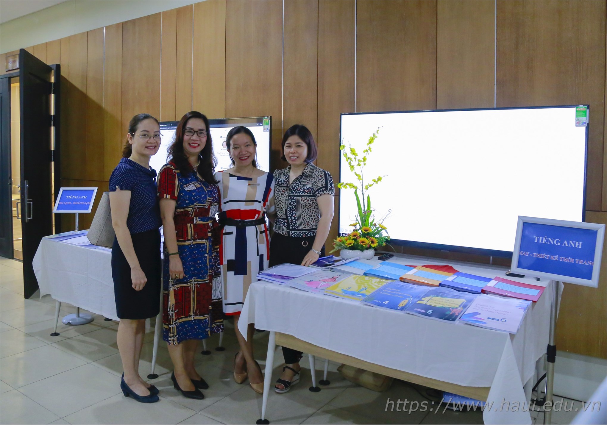 Hanoi University of Industry successfully applied the blended learning method in non-professional English training according to career orientation 