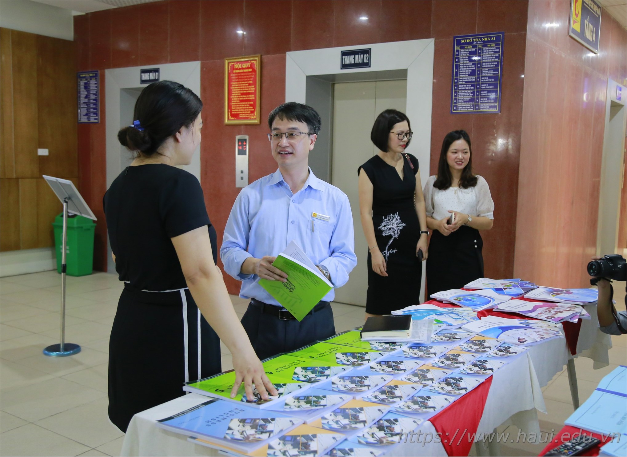 Hanoi University of Industry successfully applied the blended learning method in non-professional English training according to career orientation 