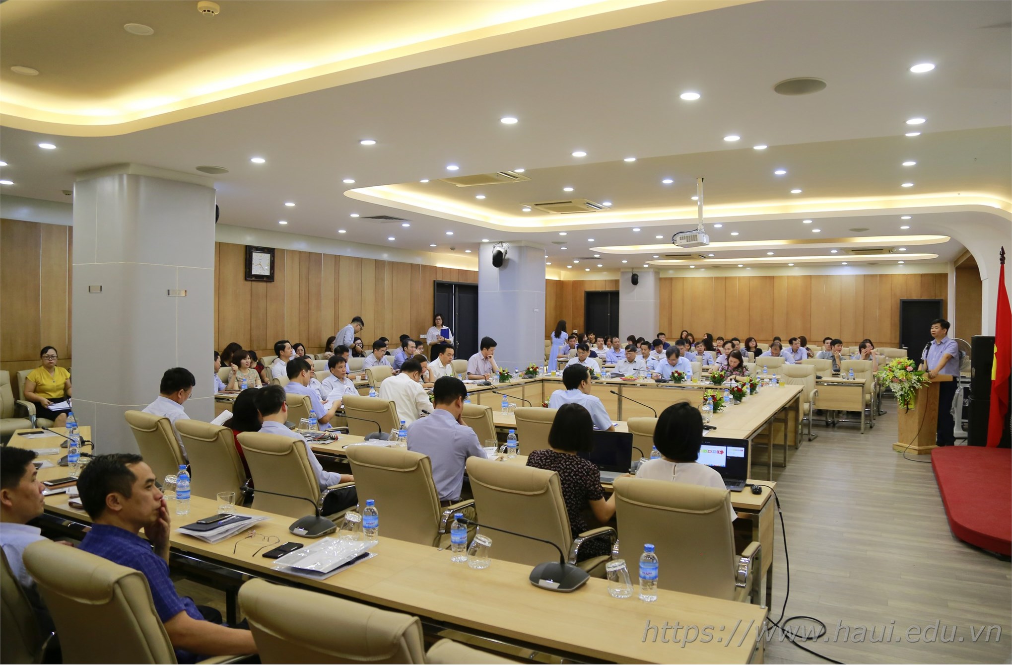 Hanoi University of Industry successfully applied the blended learning method in non-professional English training according to career orientation 