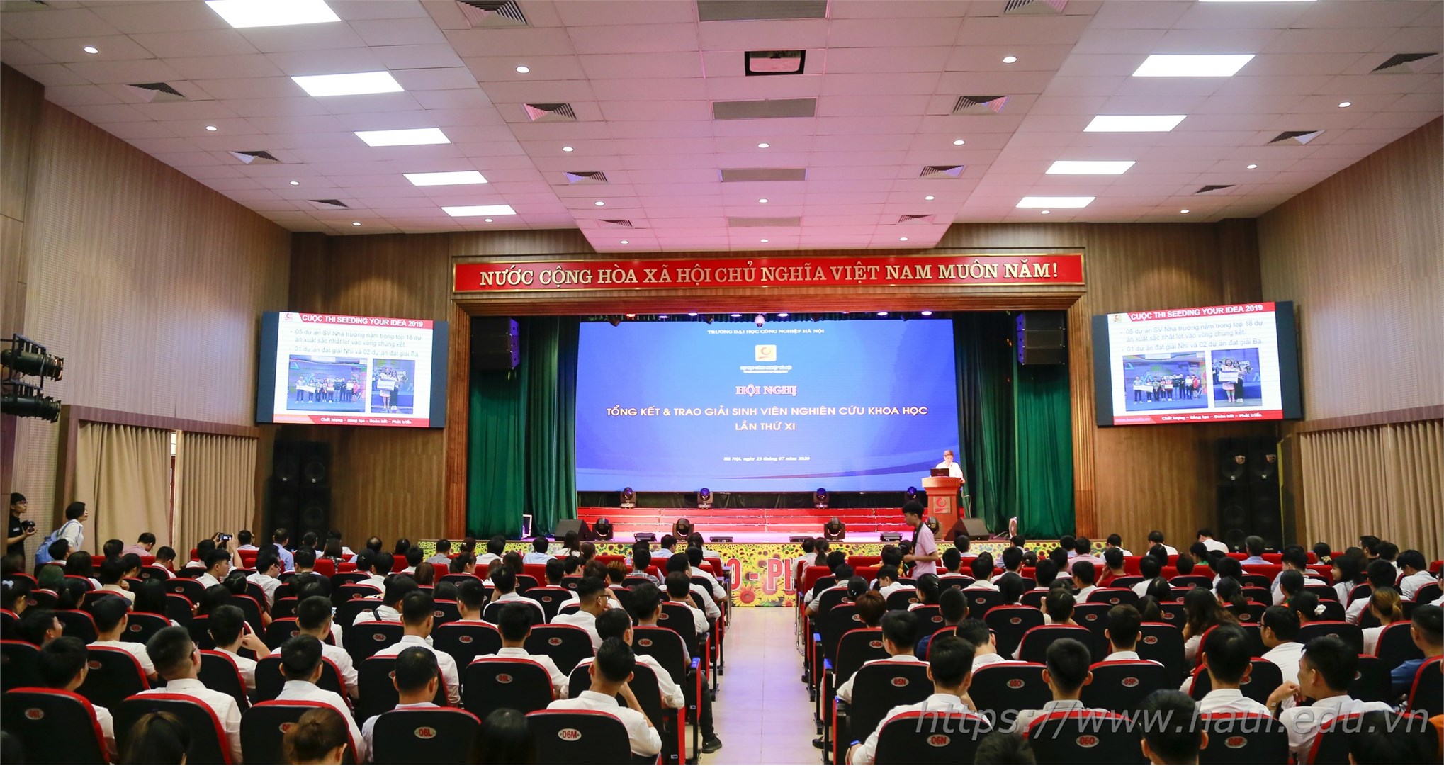 Hội nghị tổng kết và trao giải sinh viên nghiên cứu khoa học lần thứ XI
