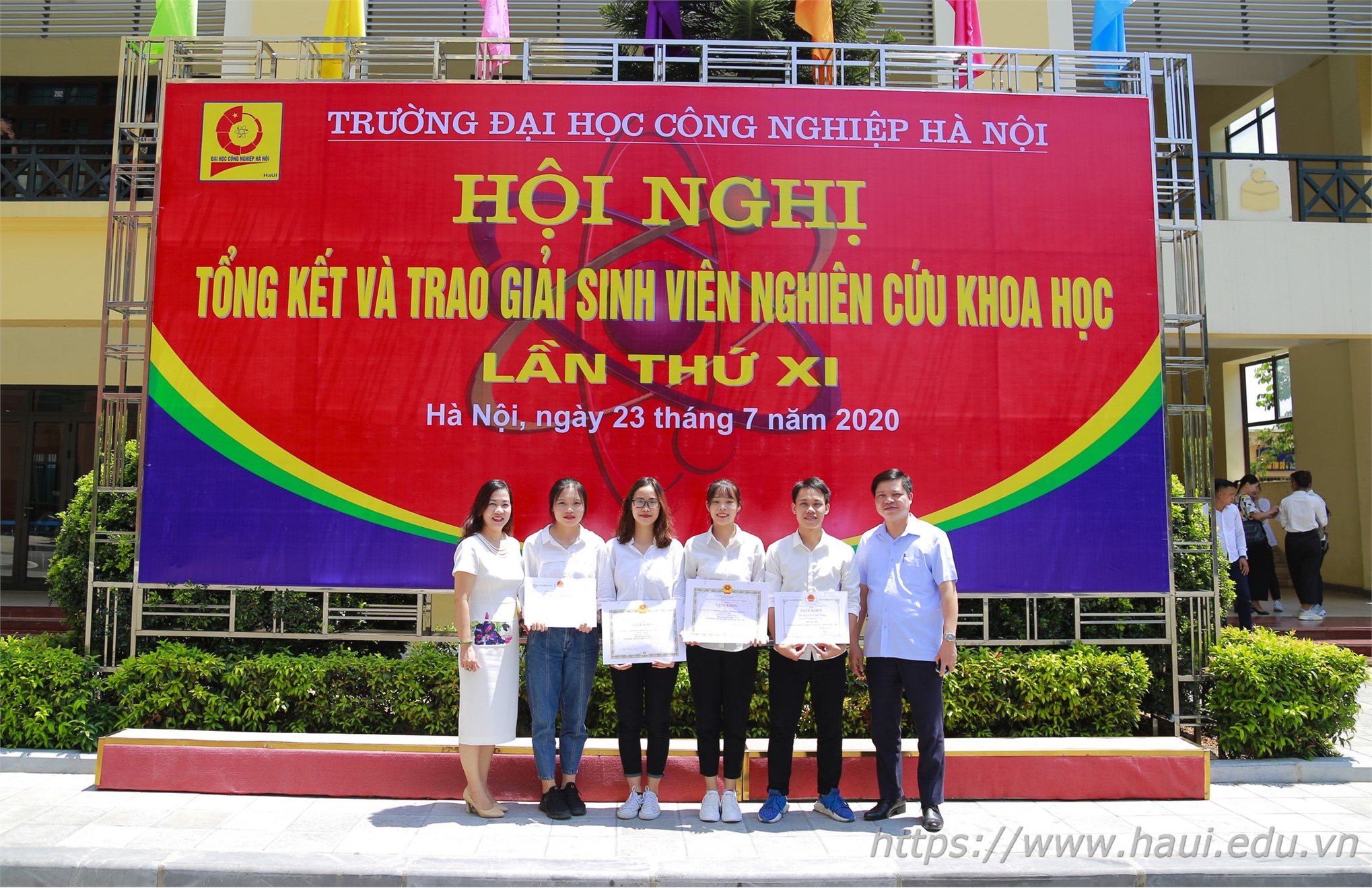 The closing and awarding ceremony of students scientific research 2020