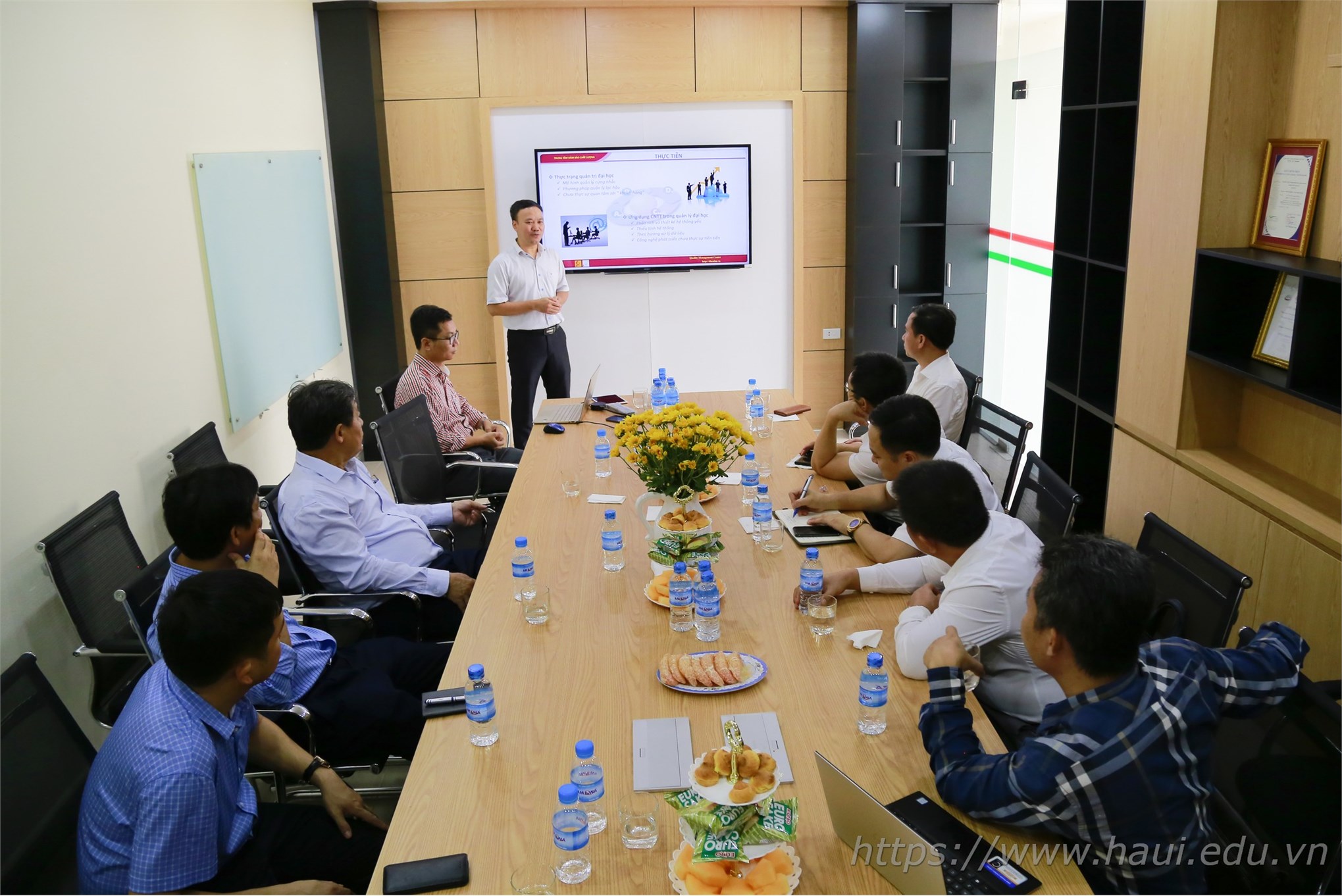 Trường Đại học Vinh thăm và làm việc tại Đại học Công nghiệp Hà Nội