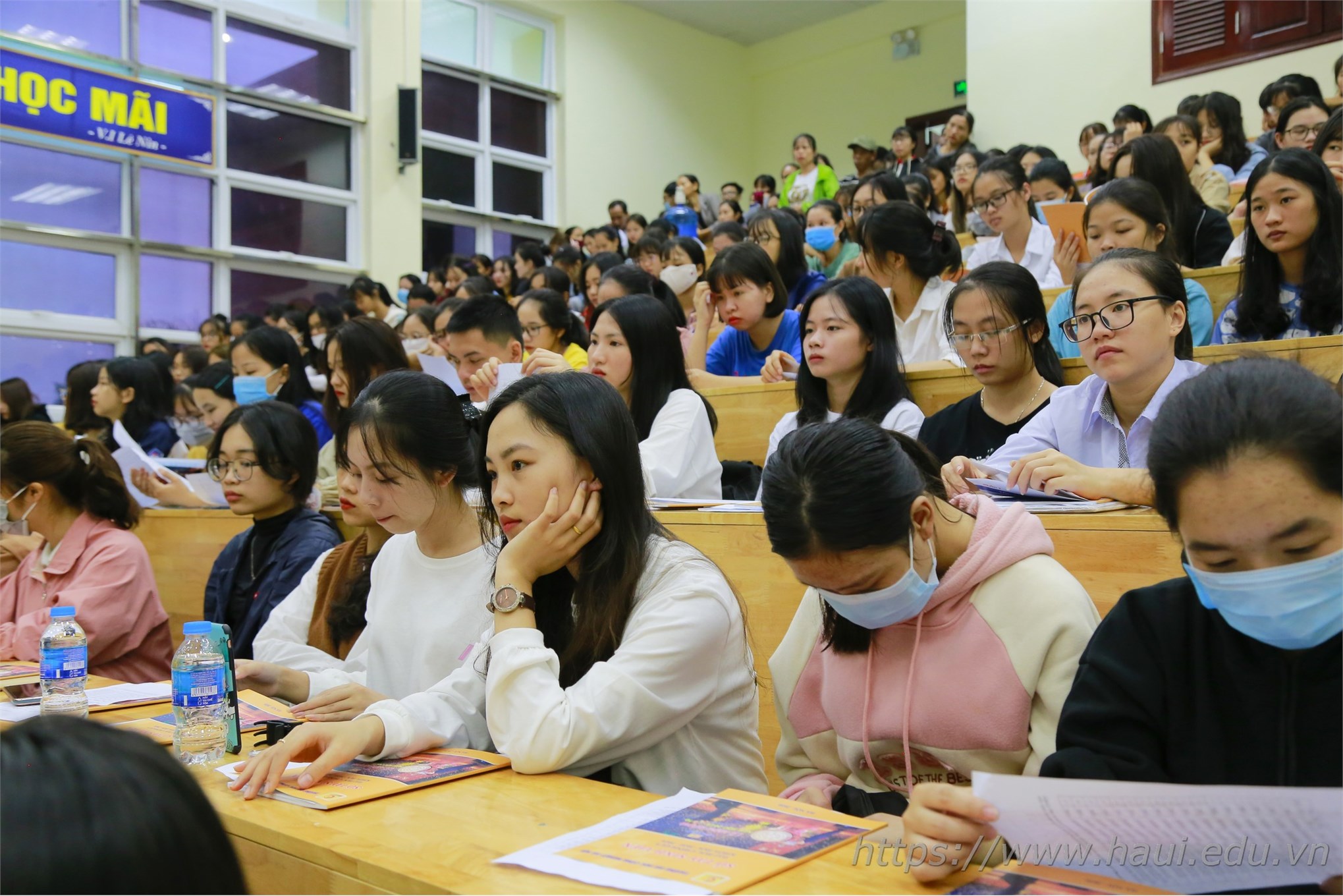 7.000 tân sinh viên ra nhập ngôi nhà chung Đại học Công nghiệp Hà Nội